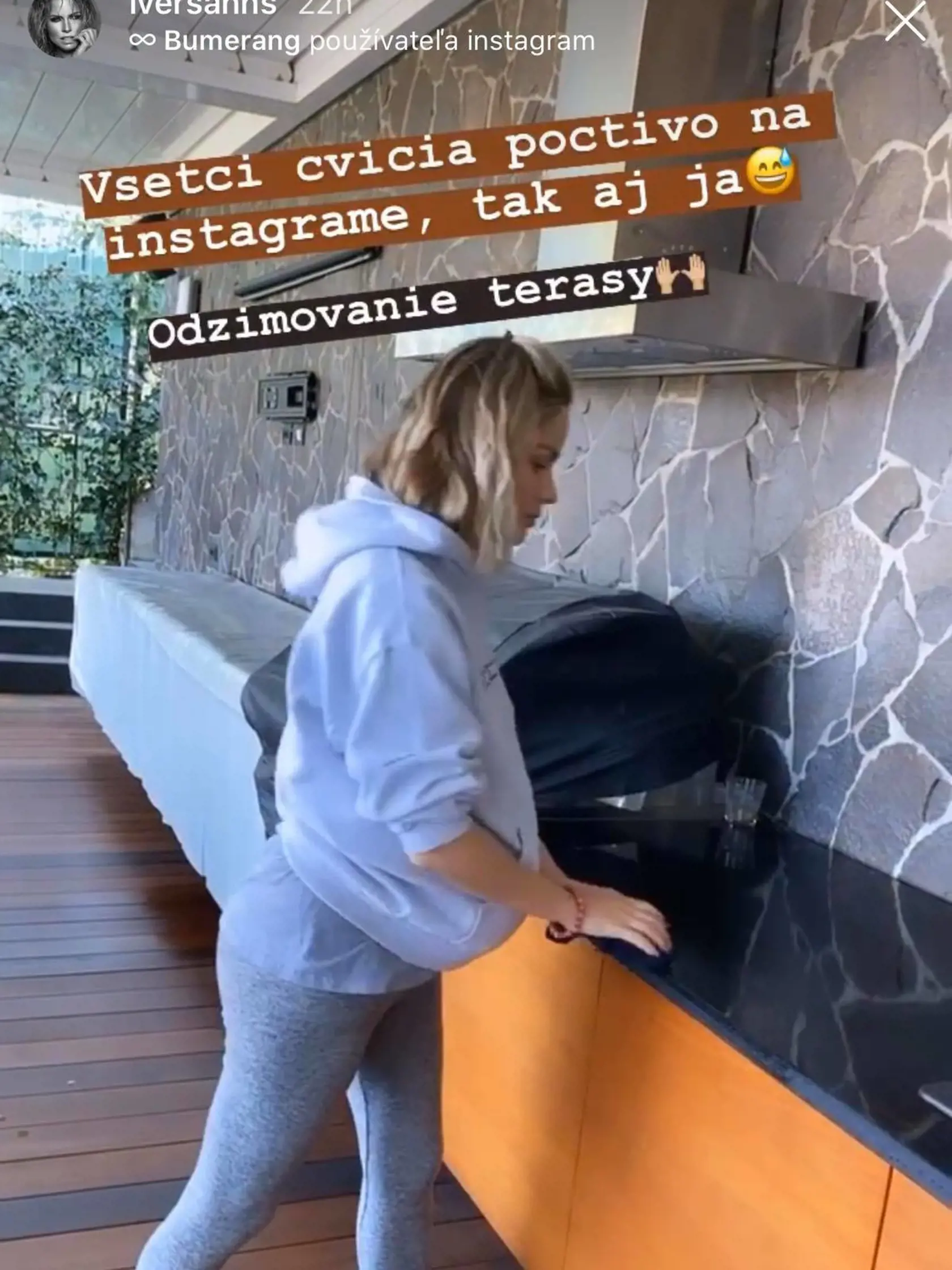 Luxusná terasa a záhradka v dome Gáboríkovcov.