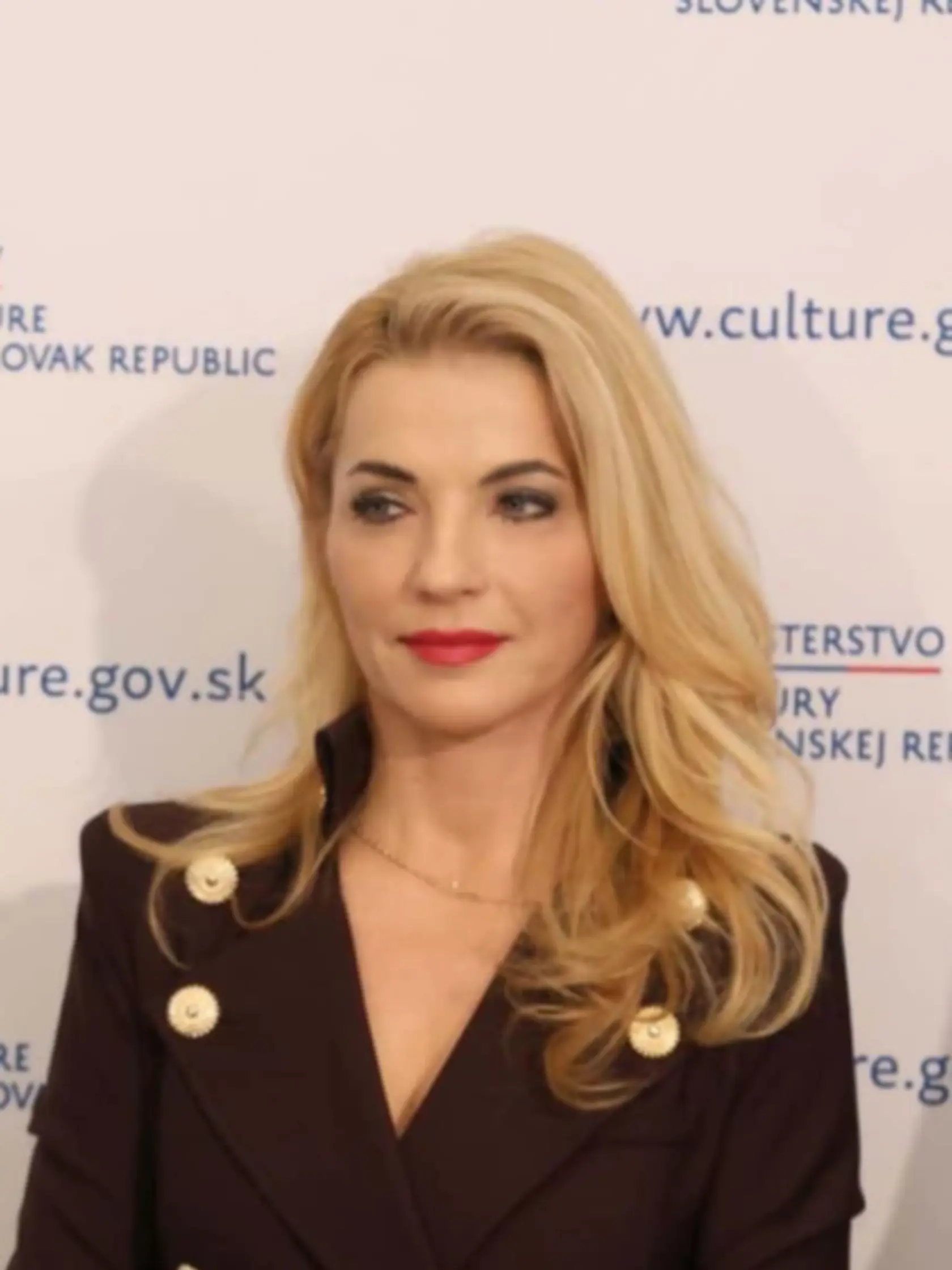 Jakub Petraník už pred pár dňami upozornil na to, že ministerku upravujú pomocou skrášľovacej aplikácie FaceApp. Foto bez aplikácie. 