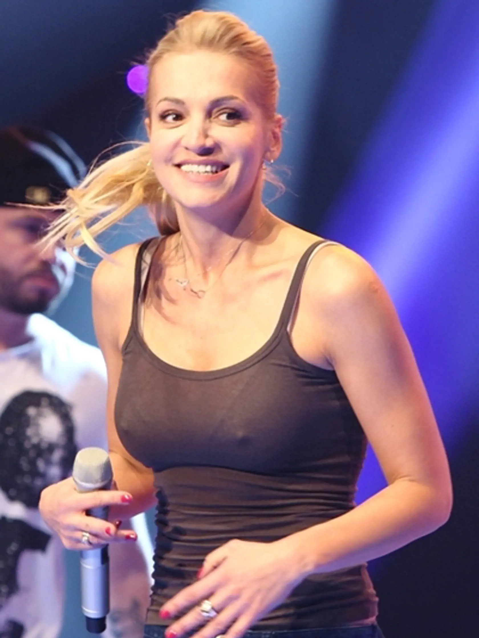 Dara
Rolins