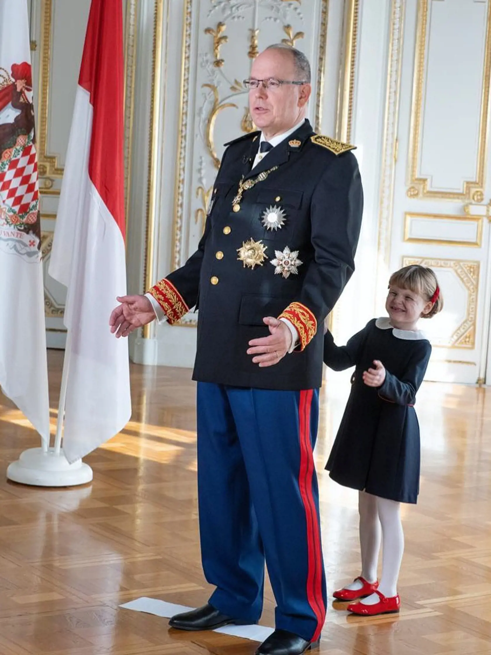 Zatiaľ čo v Londýne udávajú najnovšie módne trendy vojvodkyňa Kate a jej dcéra, princezná Charlotte, v druhej najmenšej krajine sveta sú ich obdobami princezná Charlene a najmä 6-ročná princezná Gabriella.