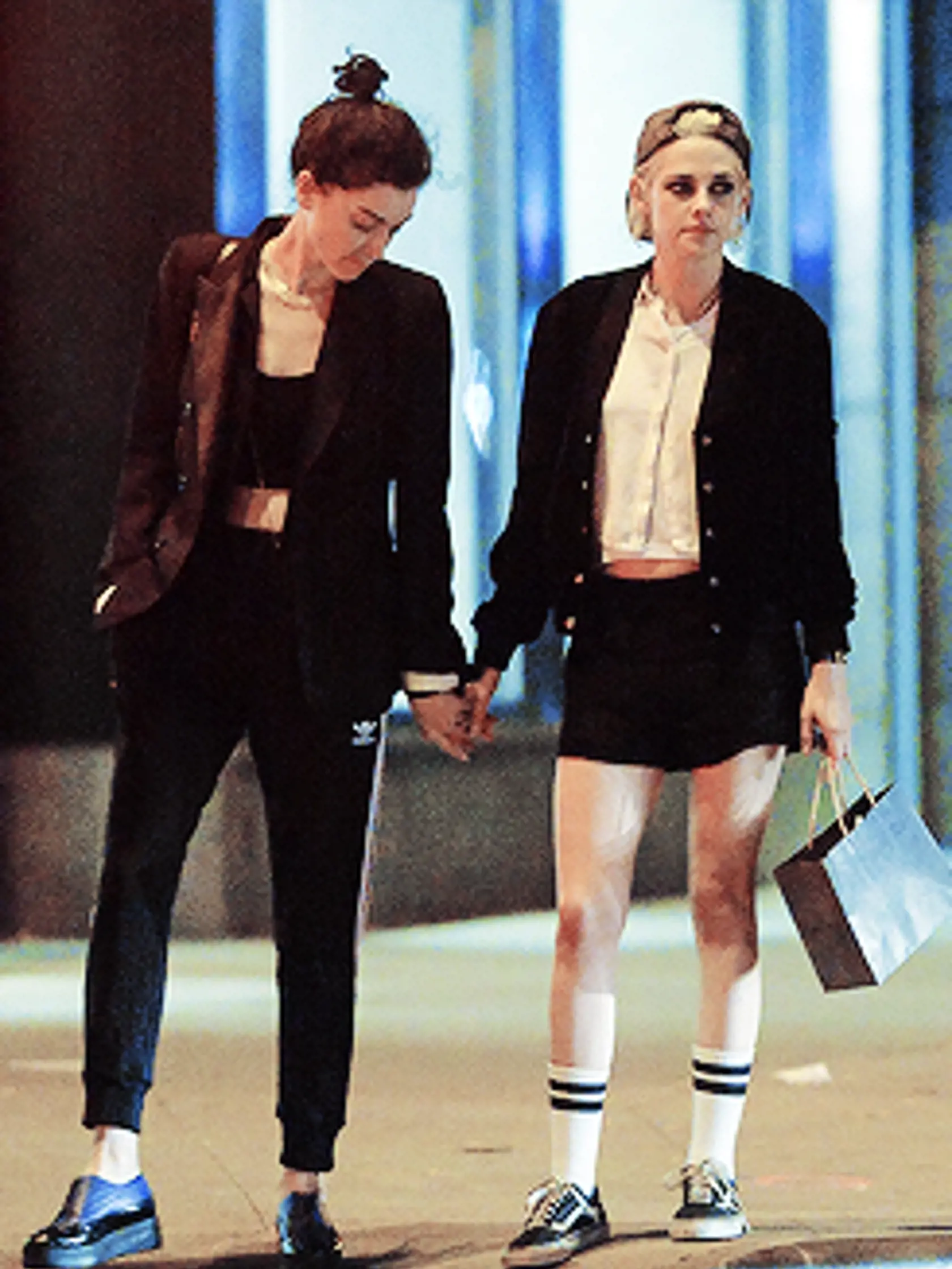 Po boku Kristen Stewart sa objavila aj speváčka Annie Clark.