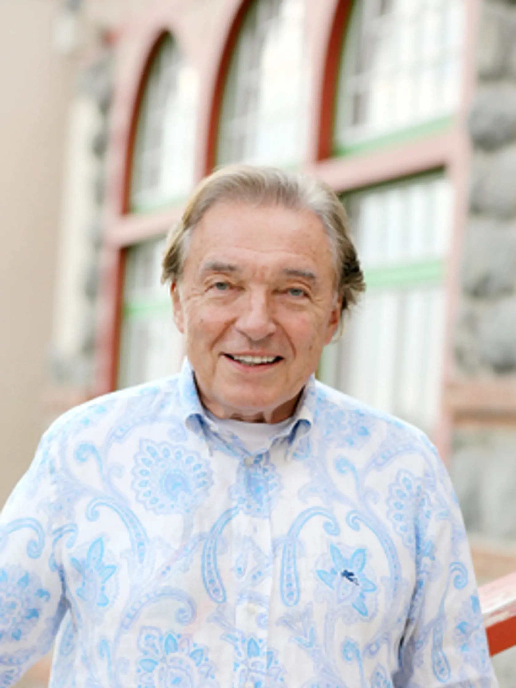 Spevák Karel Gott je už z nemocnice doma.