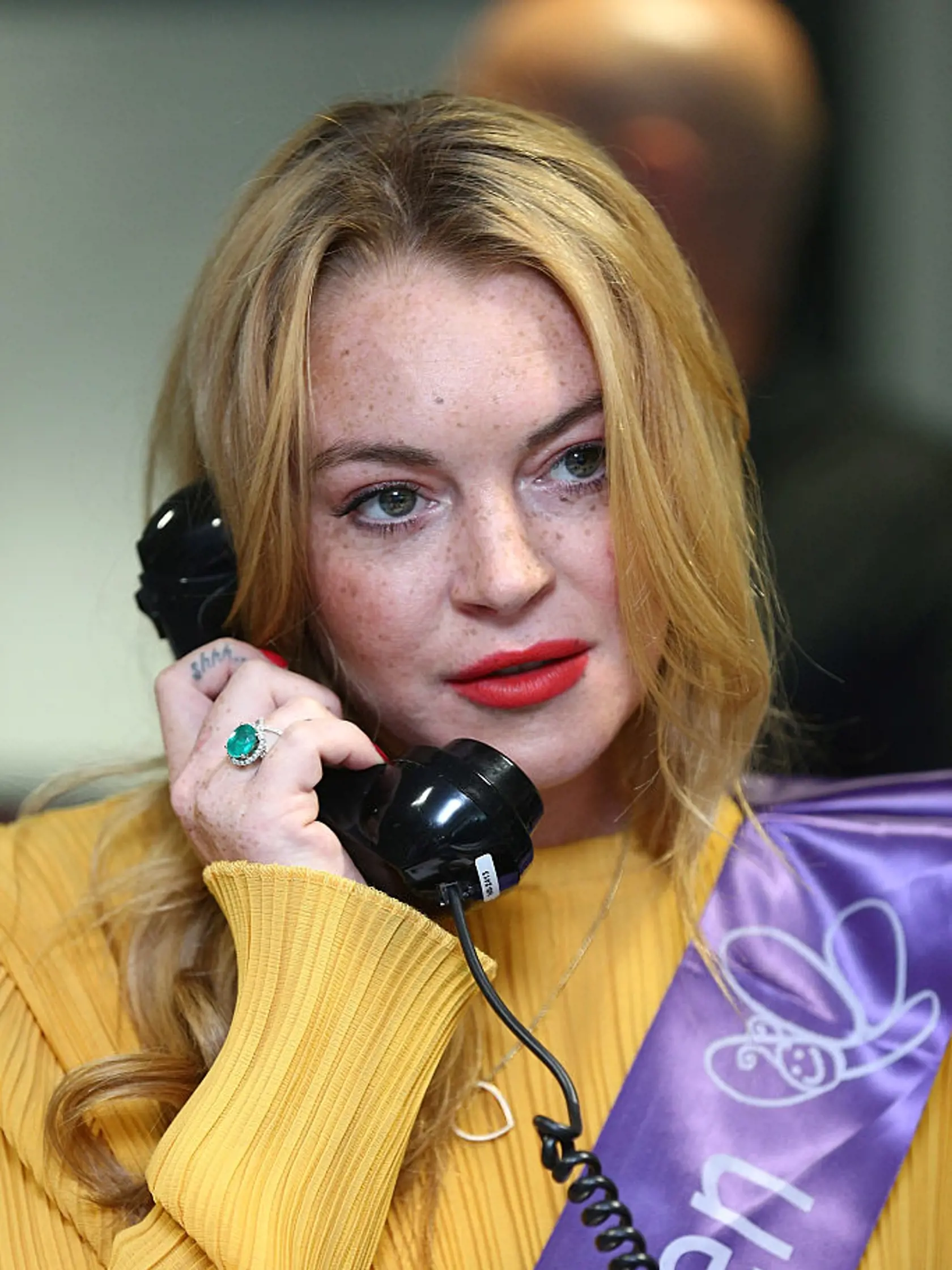 Lindsay Lohan: Niekdajšie tínedžerská hviezda sa skrášľovacími procedúrami pravdepodobne snaží zakryť stopy po prehýrených nociach plných drog, alkoholu a turbulentných aférach.