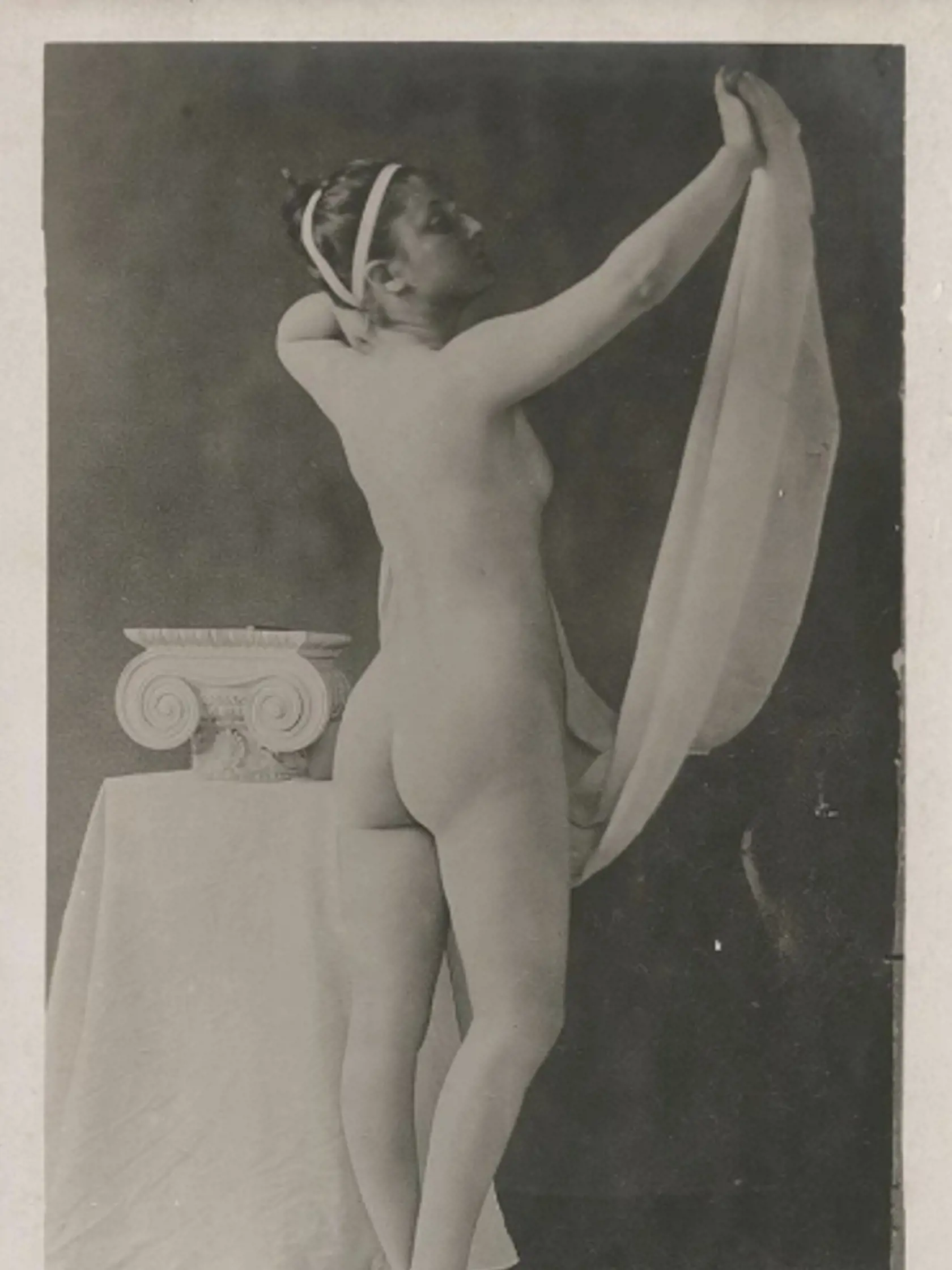 Najstaršie dochované fotografie amerických prostitútok pochádzajú z roku 1892.