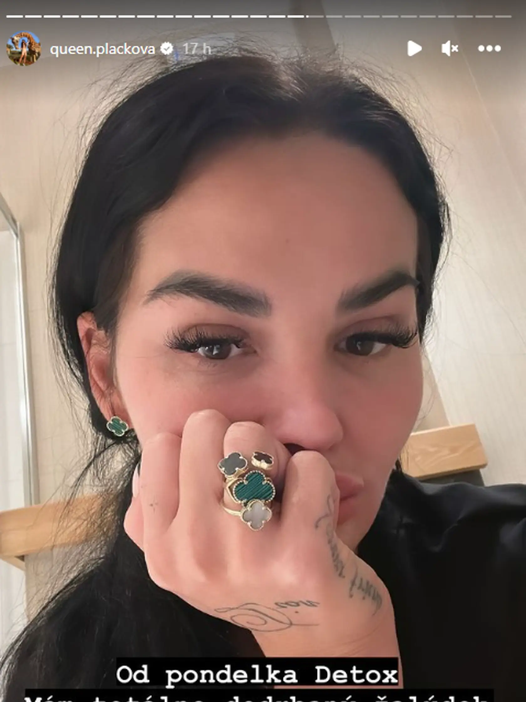 Zuzana Plačková sa posťažovala, že jej žalúdok výdatnú stravu neprijal.