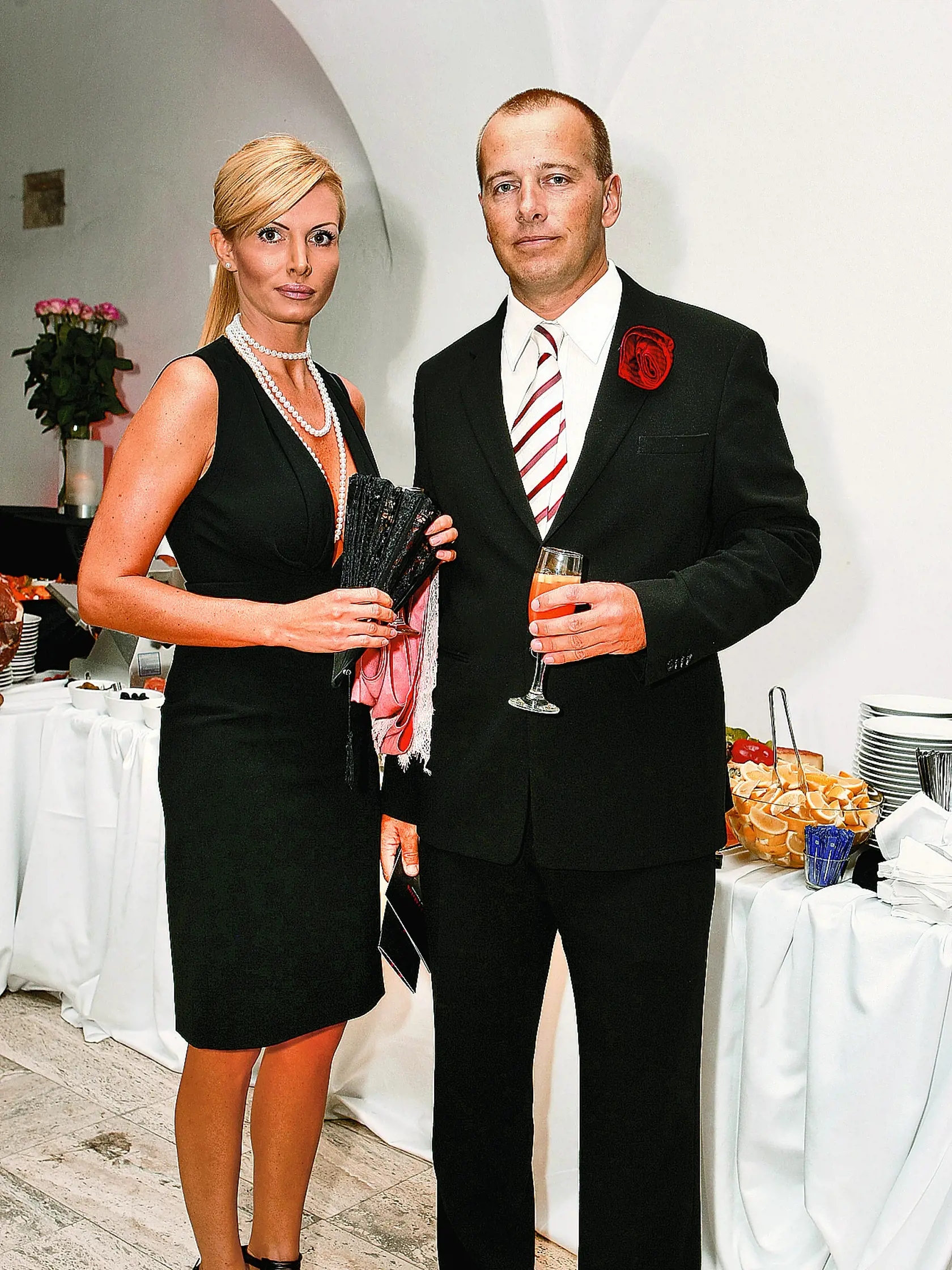 Poslankyňa Národnej rady Petra Krištúfková vie prispôsobiť šperky k outfitu a celkovo k charakteru podujatia. V parlamente sa ukazuje najčastejšie v perlových náušniciach. Má však aj zaujímavejšie kúsky