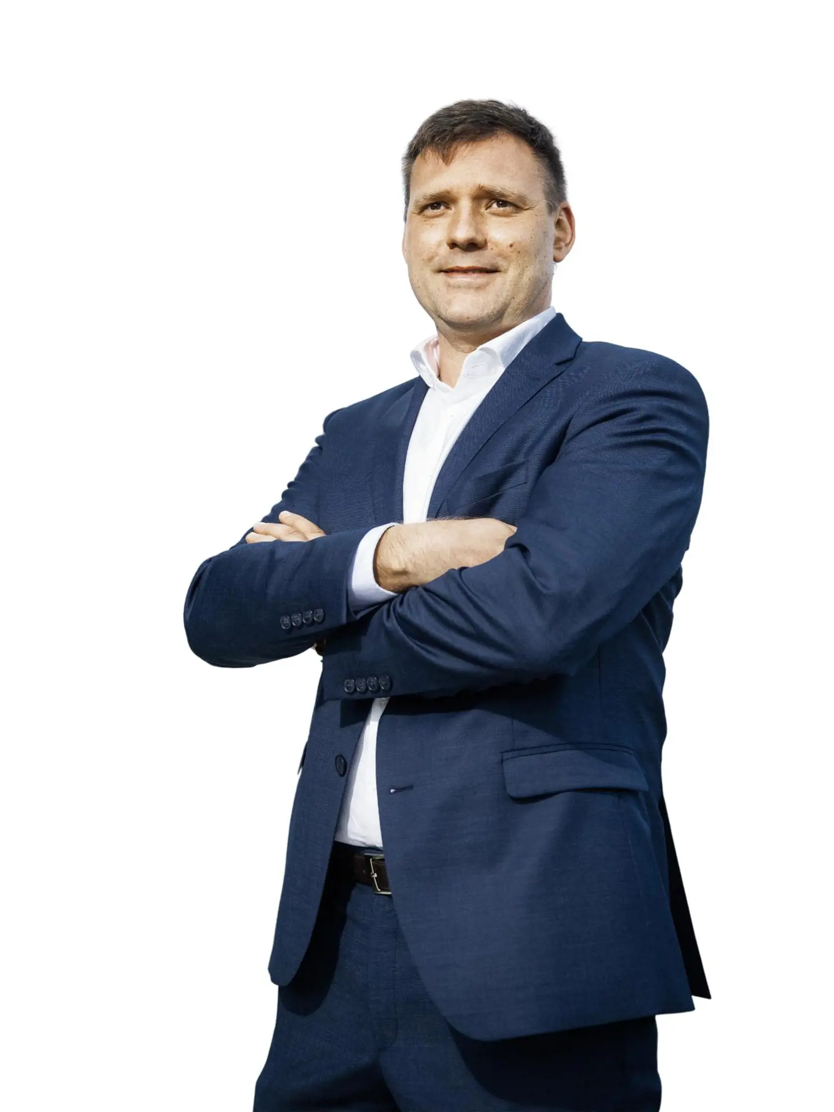 "Počas lockdownu sa zníži nejaká mobilita, ale nie do tej miery, aby došlo k rapídnemu zníženiu šírenia covidu. Riešením je znížiť na minimum mobilitu ľudí v zmysle, že kto dokáže pracovať z domu, tak by to malo byť takto riešené. Ale vyslovene vyžadovať od ľudí, že nemôžete ísť nikam, nikdy nefungovalo. Myslím si, že na Slovensku je morálka rešpektovať tieto rozhodnutia taká nízka, že ani polícia nebude mať kapacitu na to dohliadať," tvrdí Taraba