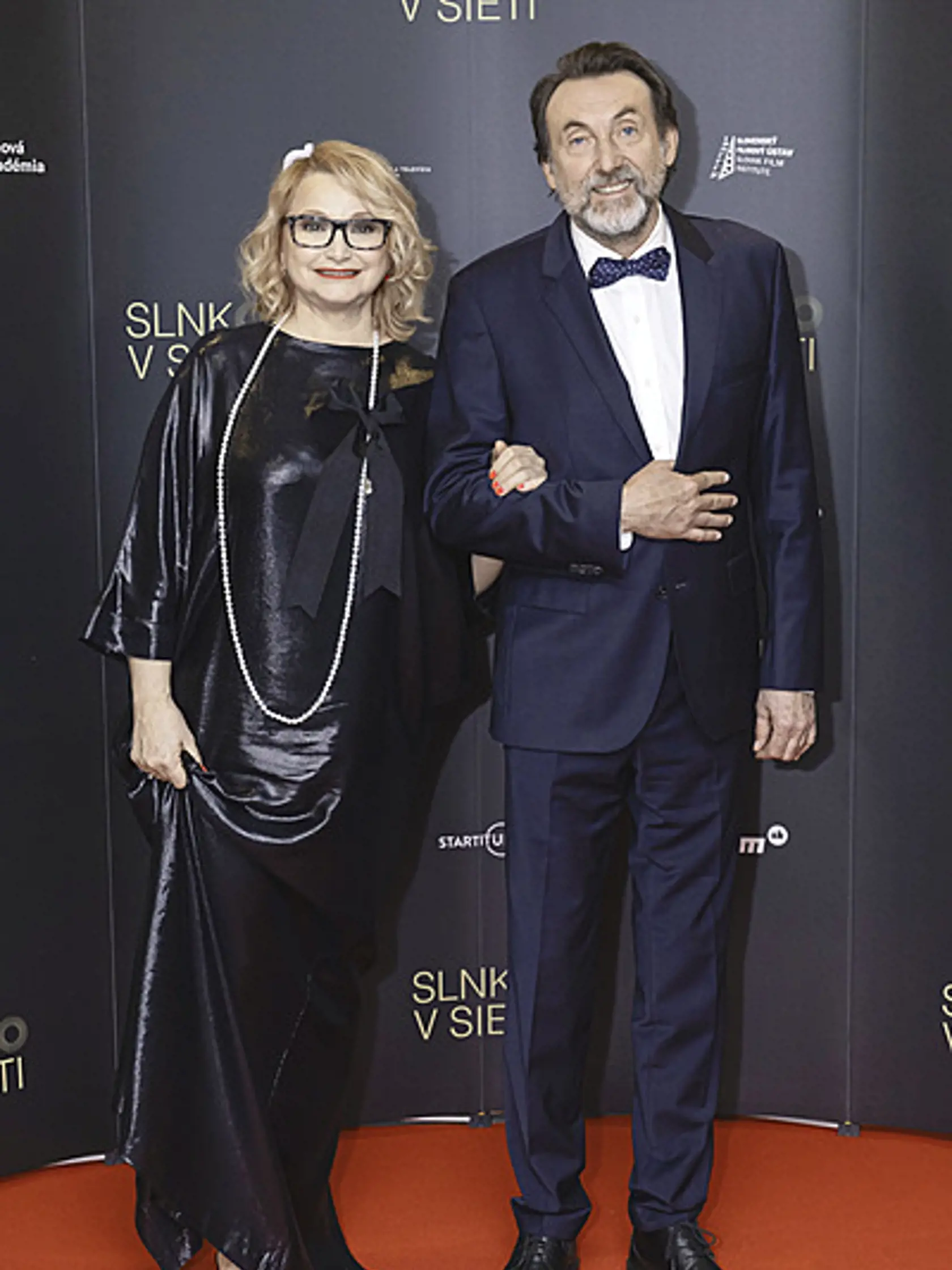Anna Šišková pózovala pred fotostenou s Adym Hajdu.