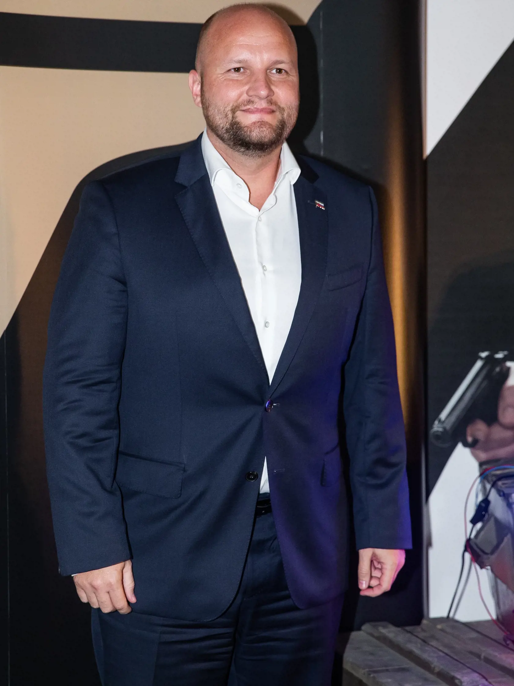 Premiéra filmu "James Bond - Nie je čas zomrieť" v Bratislave. Na snímke Jaroslav Naď.