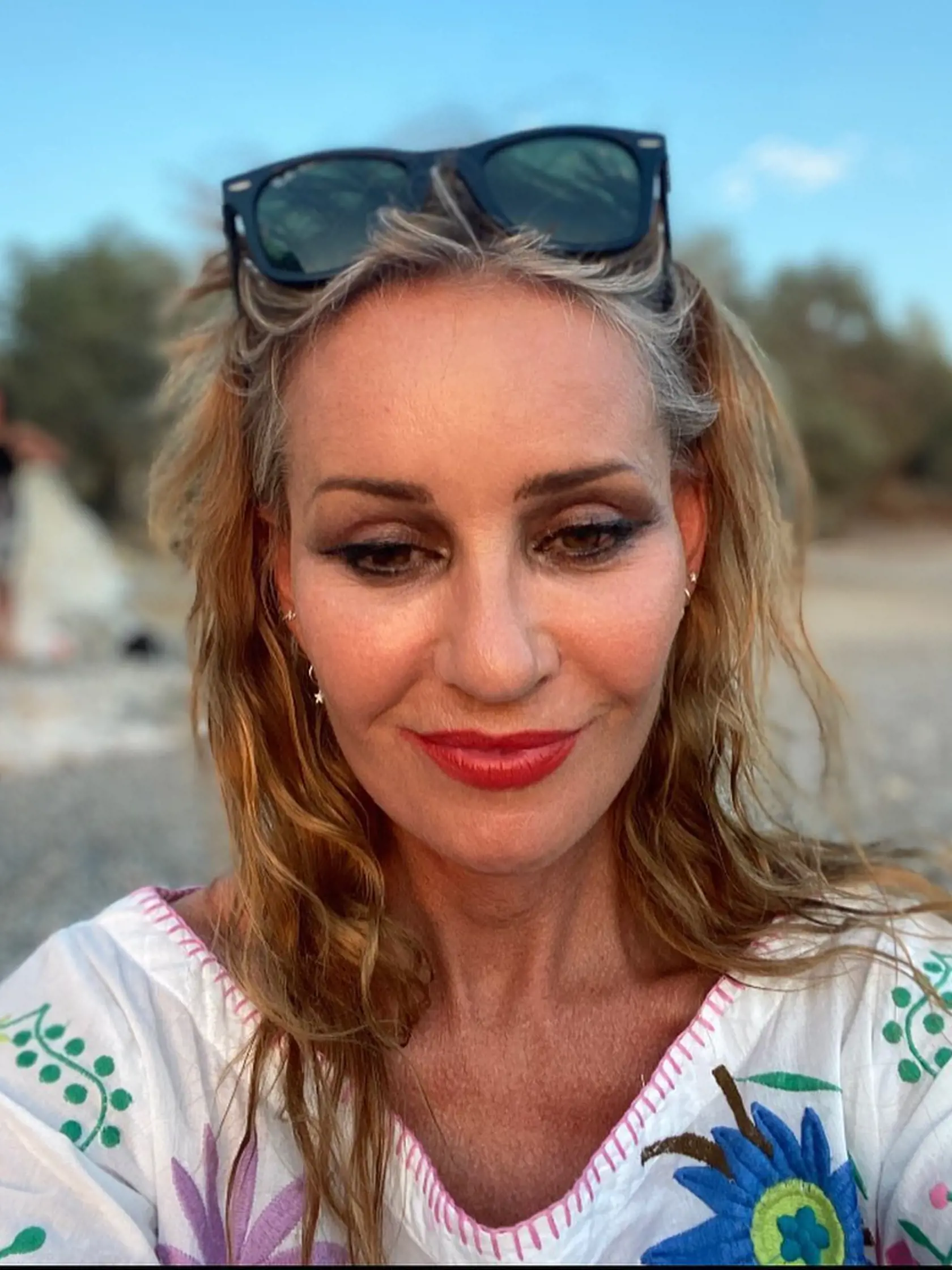 Siobhan Fahey má dnes 64 a z dlhovlasej čiernovlásky je dnes pekná blondínka.