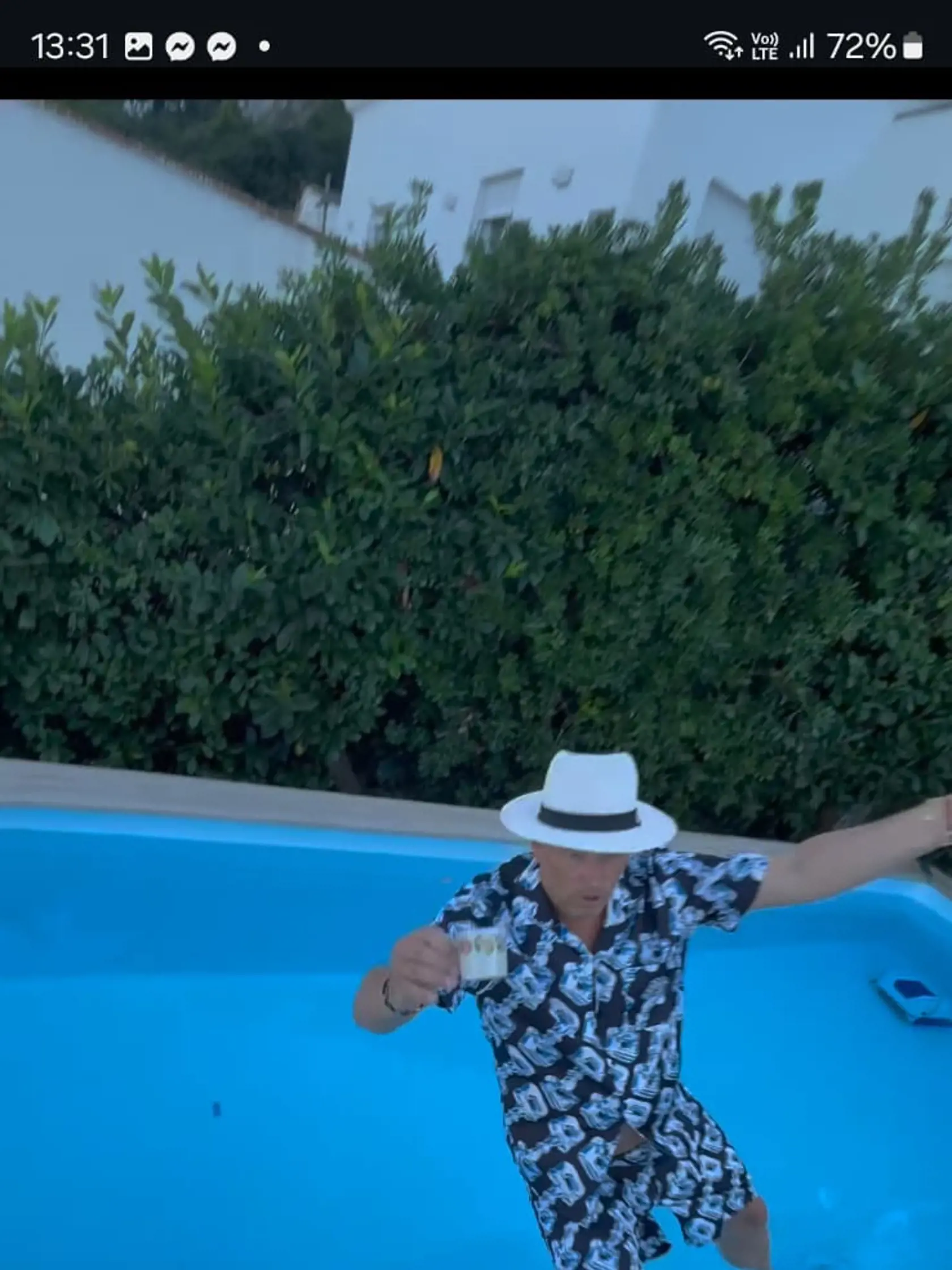 Zábery Borisa Kollára z vtipného videa.