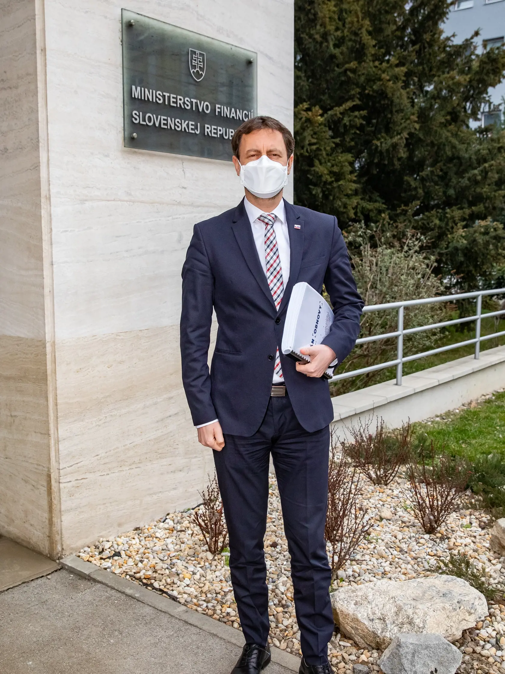 Na fotke je terajší podpredseda vlády a minister financií Slovenskej republiky Eduard Heger.