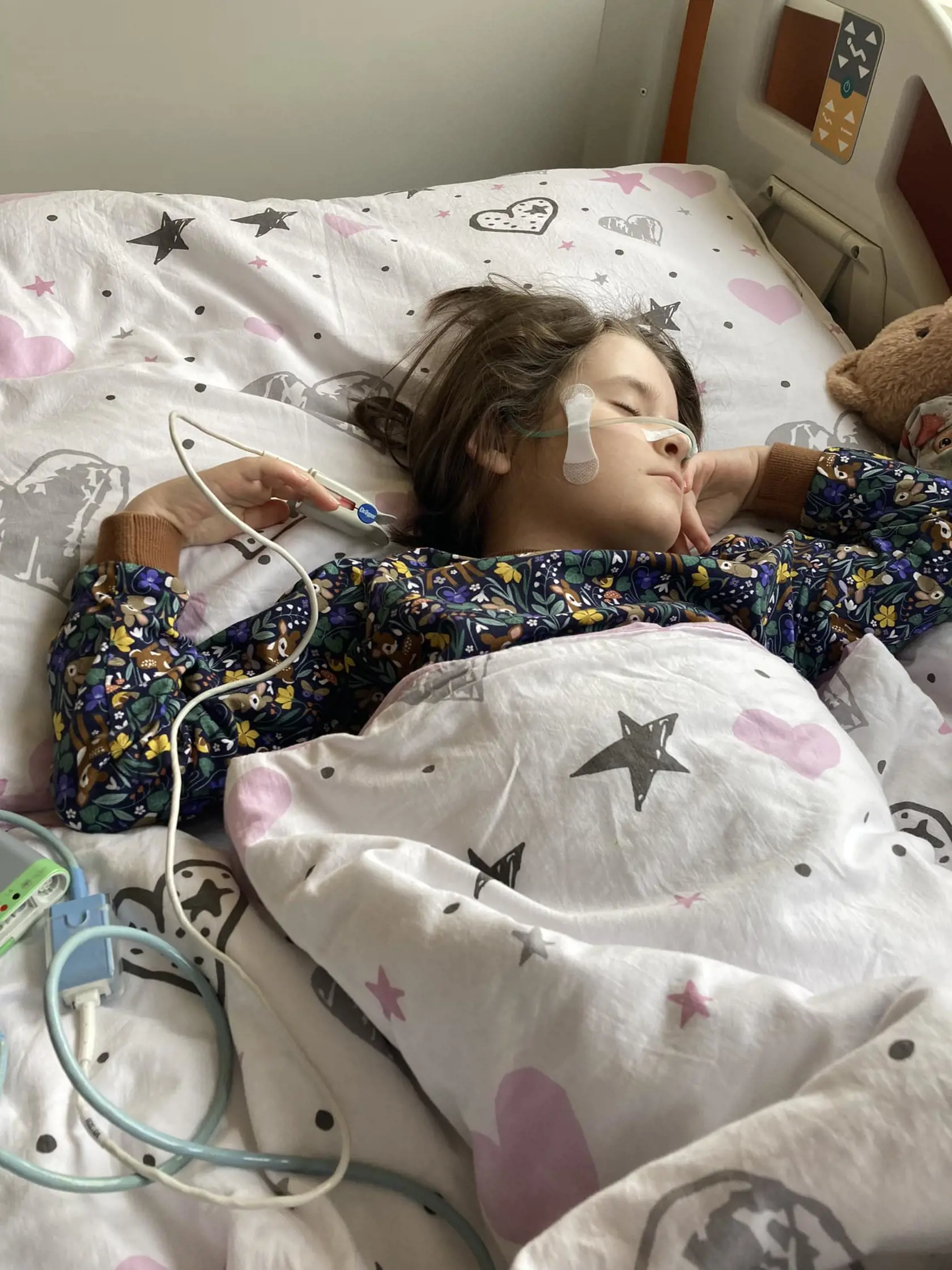 Eliška musela podstúpiť intenzívnu liečbu, ktorá jej spôsobila nevoľnosti, bolesti i stratu vláskov. 