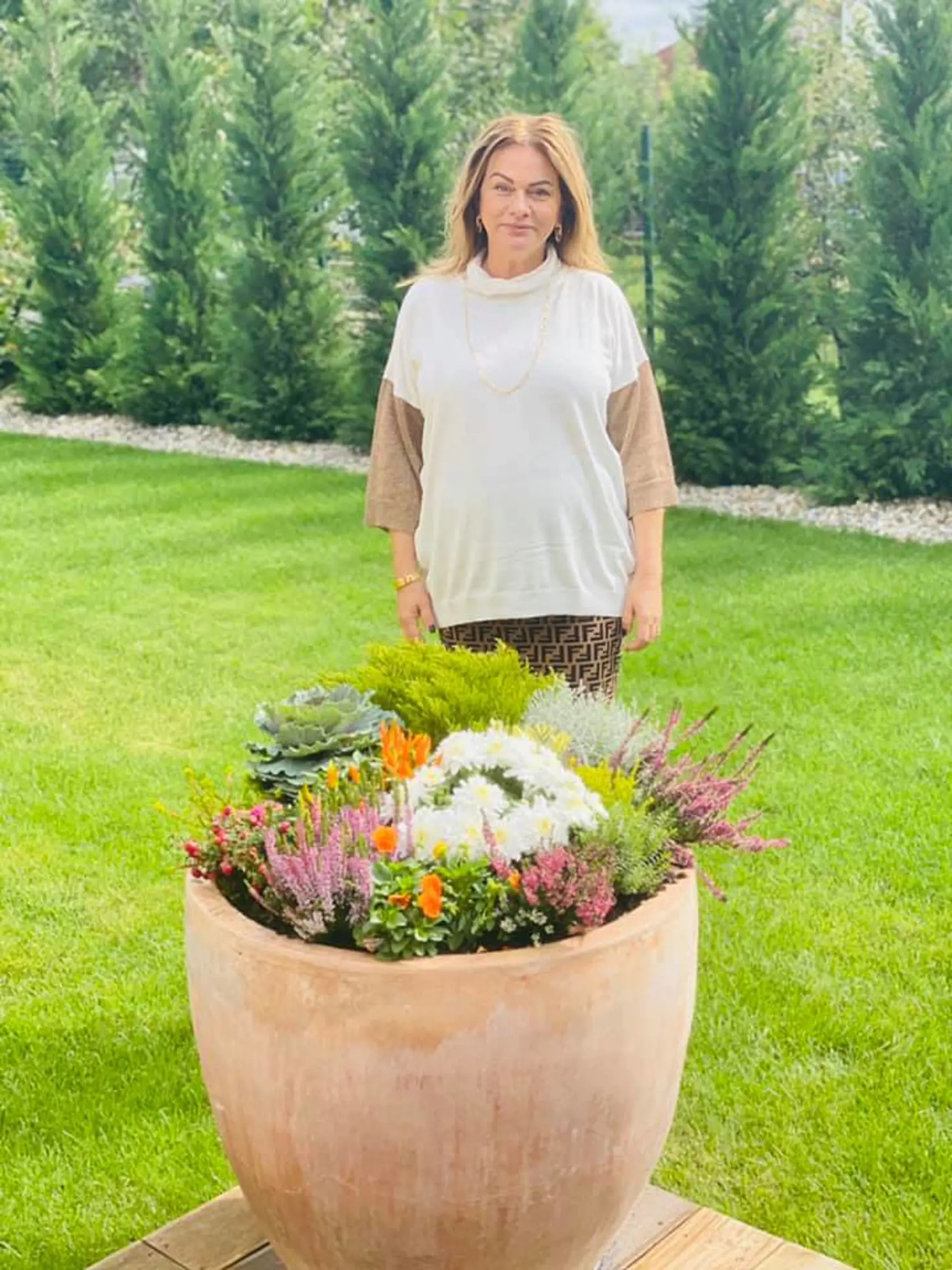 Monika Beňová býva v zrekonštruovanom dome vo Vrakuni. Beňová pestuje i kvety.