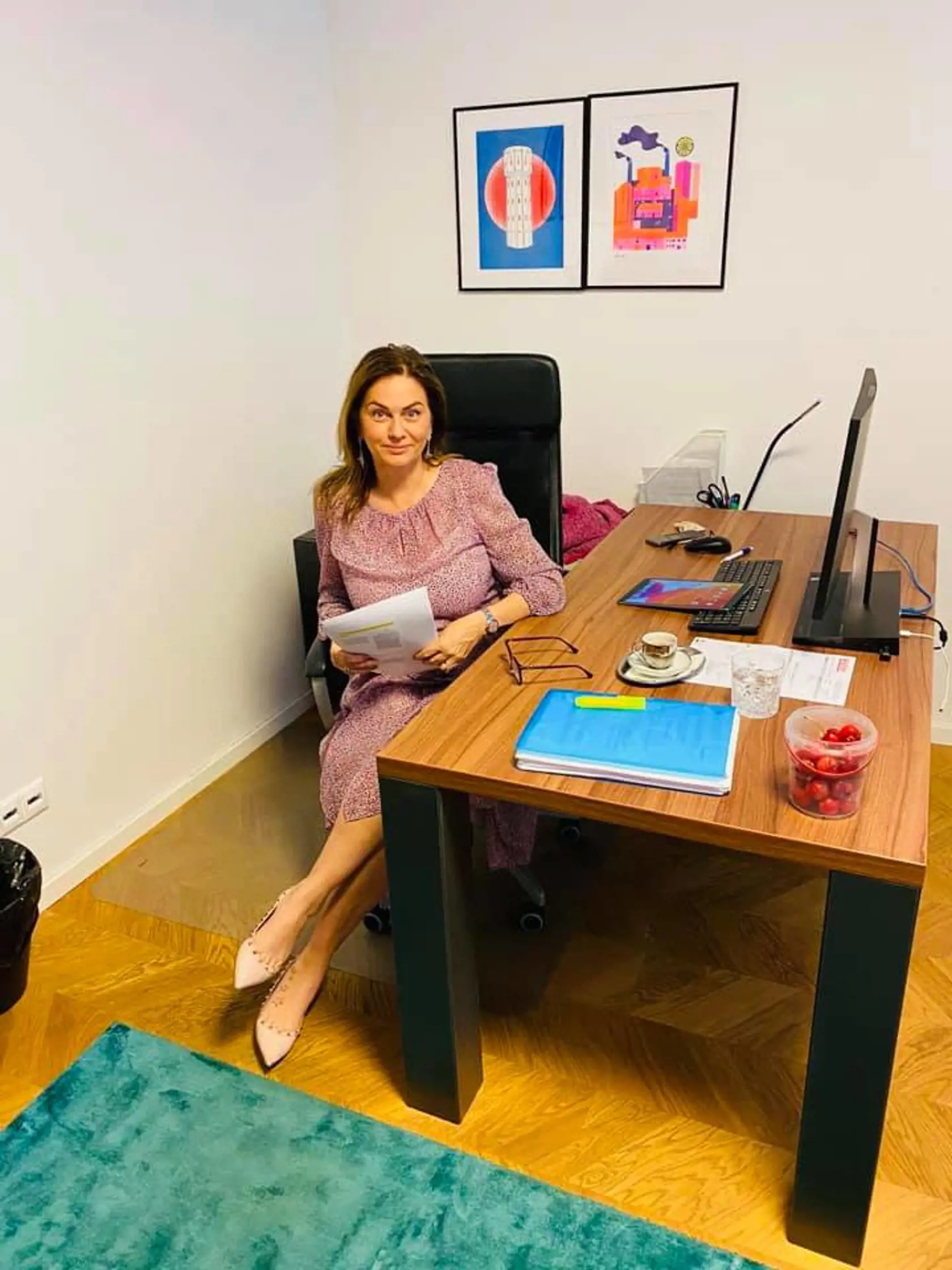 Monika Beňová býva v zrekonštruovanom dome vo Vrakuni. V čase korony pracuje online popri materskej.