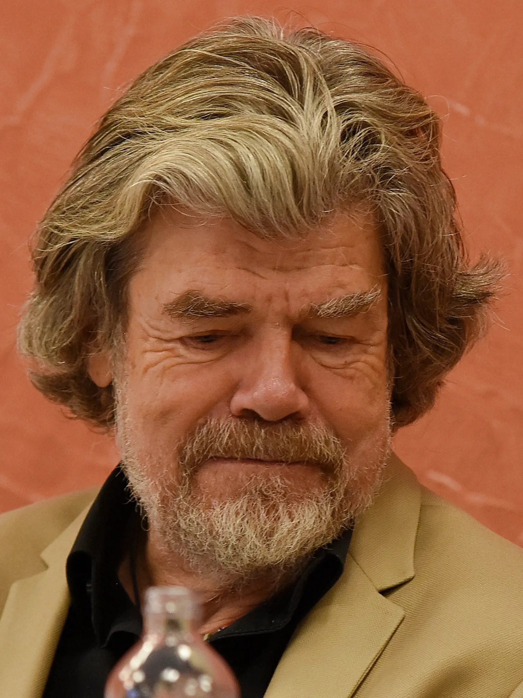 Na snímke svetová horolezecká legenda Reinhold Messner počas tlačovej konferencie na Štrbskom Plese vo Vysokých Tatrách 16. decembra 2019.
FOTO TASR - Oliver Ondráš