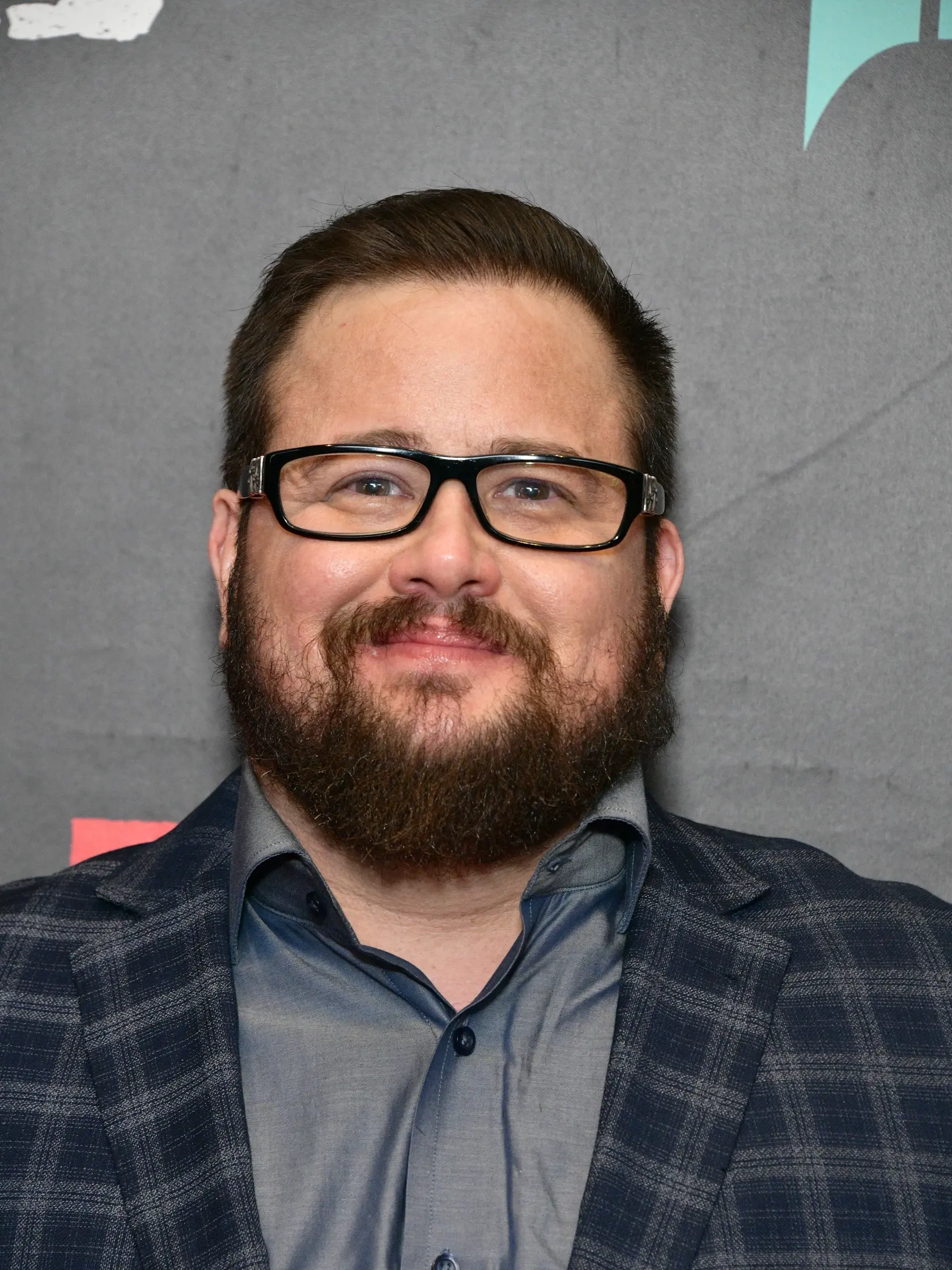 Chaz Bono sa pôvodne narodil ako Chastity Bono. Už od narodenia bol slávny najmä vďaka svojej mame a otcovi. Chaz je potomkom legendárnej Cher a Sonnyho. Narodil sa ako žena no v jeho 39 rokoch sa dal preoperovať na muža. Momentálne je úspešným spisovateľom a hercom.