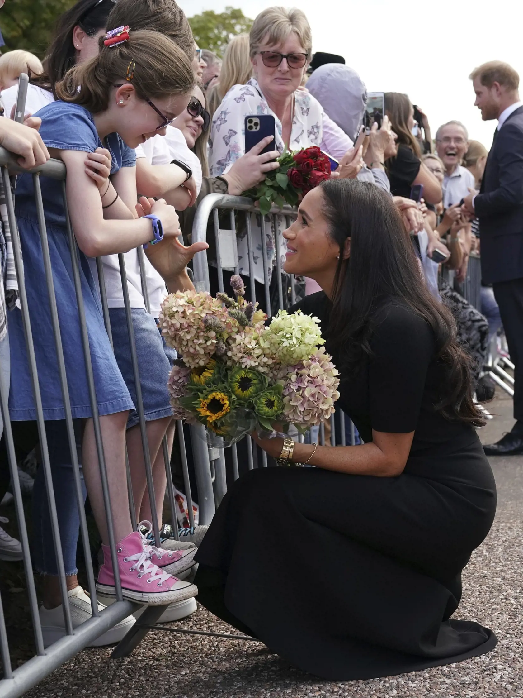 Meghan potešila rozhovorom malé dievčatko.