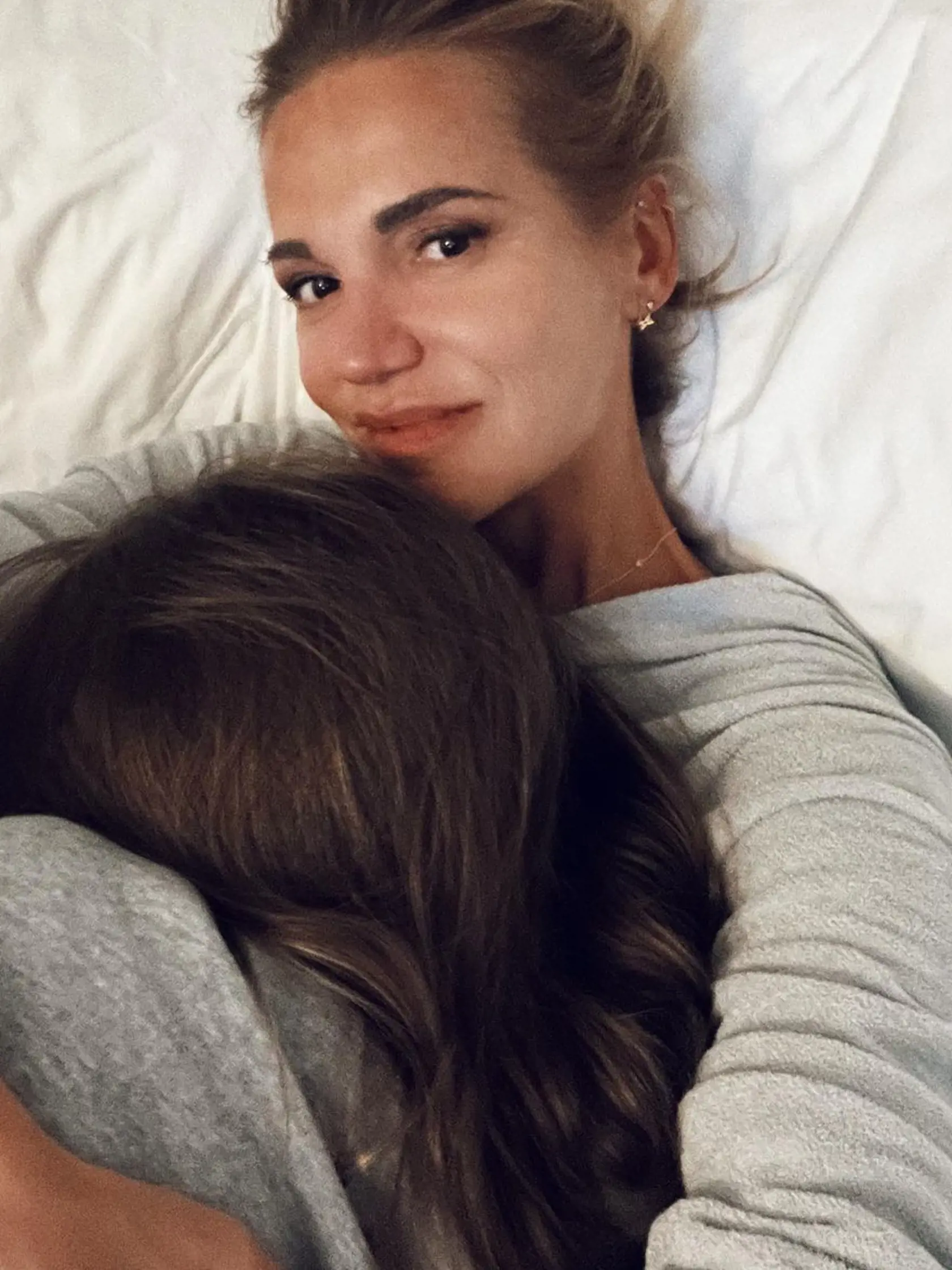 Vojnovú sekeru zakopali a dnes sa sledujú na instagramoch a dokonca si aj občas like-nú príspevky.