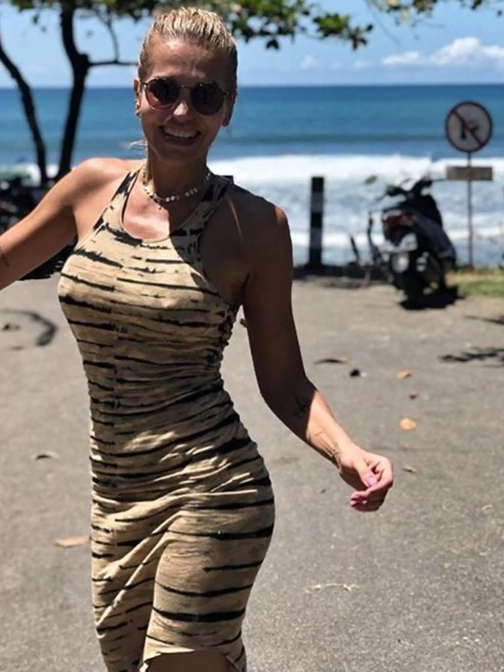 Dara Rolins (47)