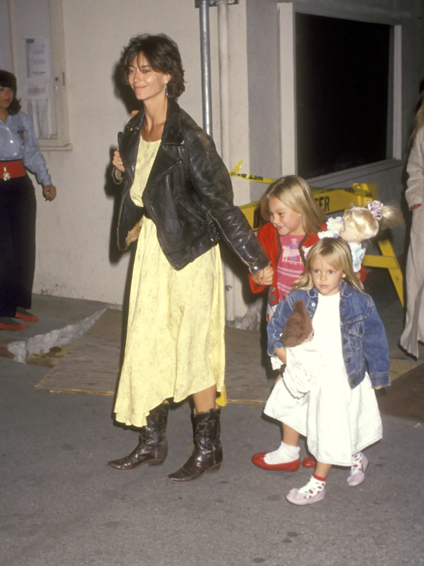 Rachel Ward dcérami Rosie a Matildou v roku 1991.