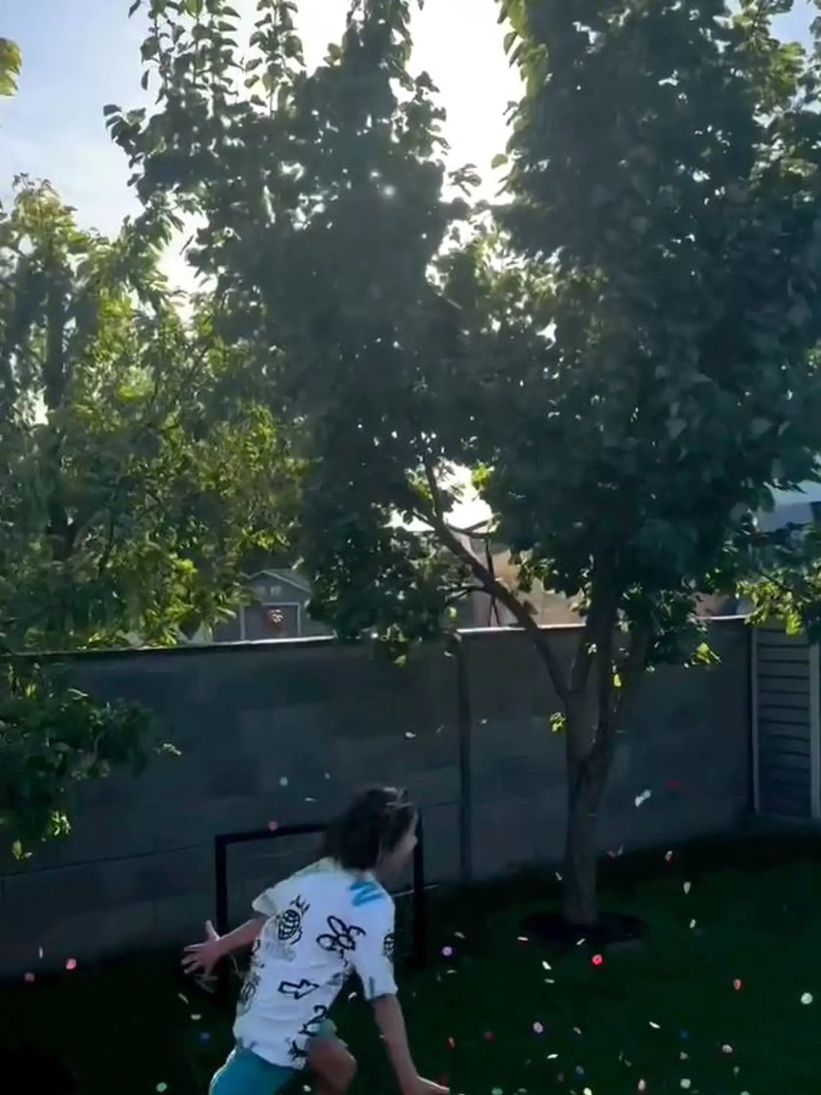 Marianna Ďurianová ukázala kúsok svojho bývania. Za oknami má terasu a kúsok pozemku.