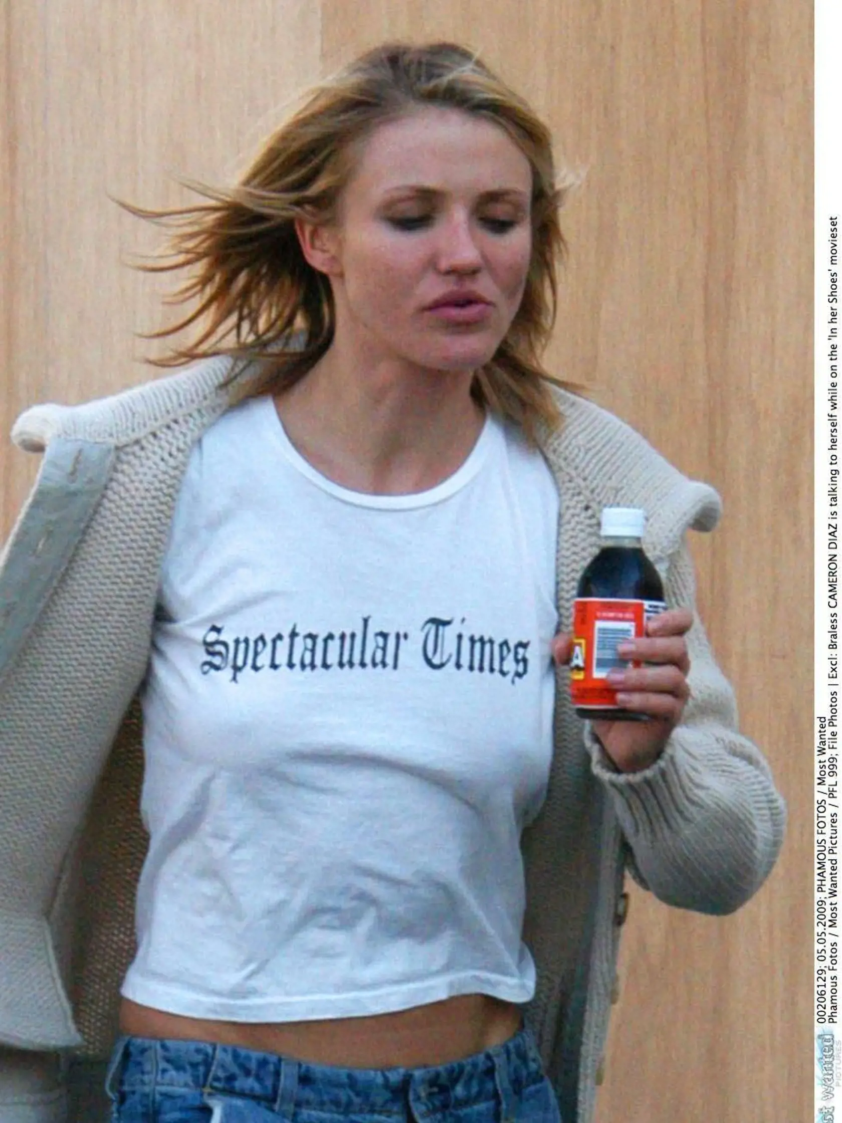 Cameron Diaz si tiež občas pod tričko neoblečie podprsenku.  
