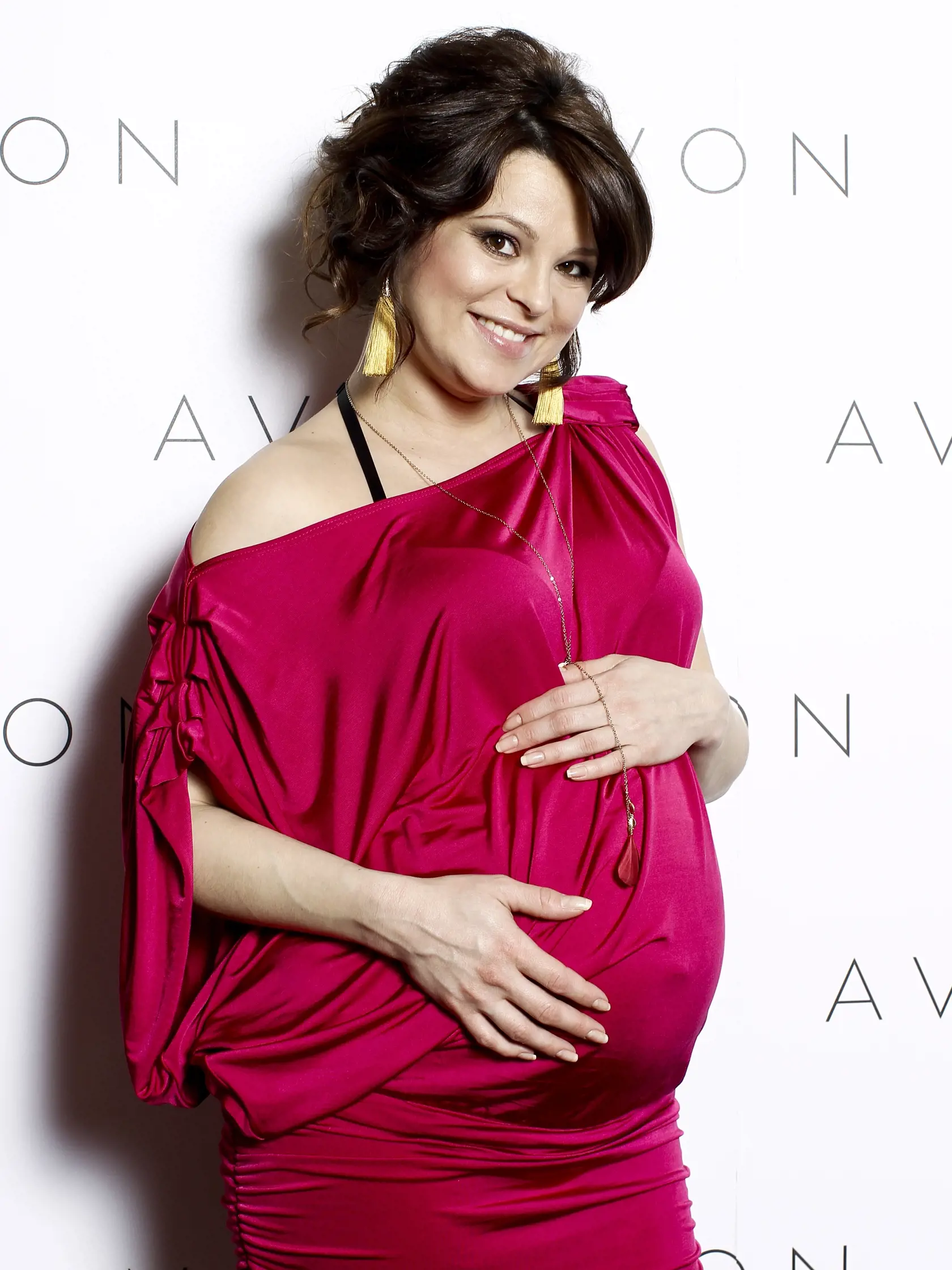 Na snimke slovenska herecka zijuca v cechach Alzbeta Stankova pozuje po skonceni tlacovej konferencie kozmetickej spolocnosti AVON, pre ktoru sa stala tvarou novej rady produktov.