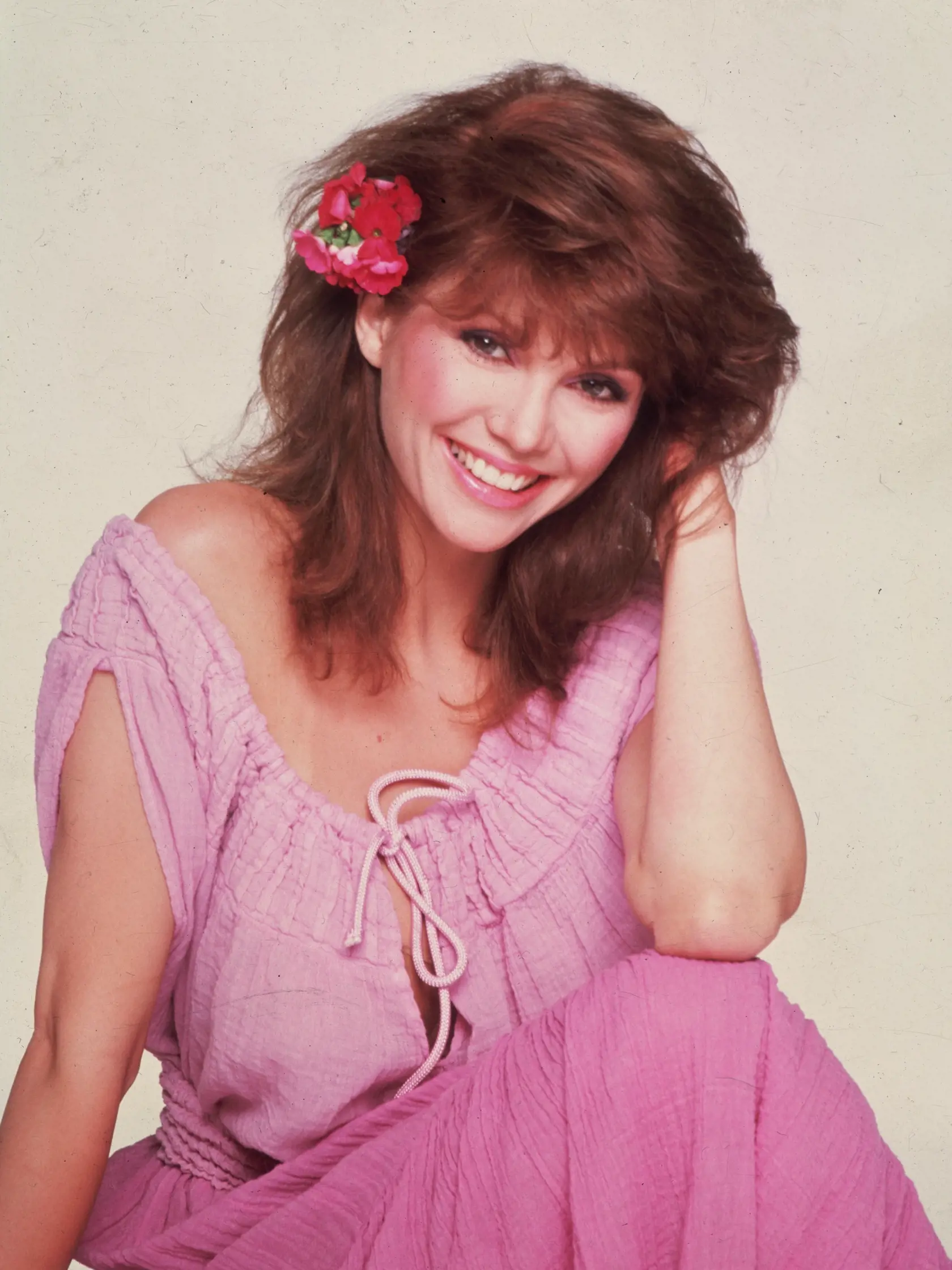1985:  American actress Victoria Principal, best known for her role as Pamela Ewing in the TV soap 'Dallas'.  (Photo by Hulton Archive/Getty Images)