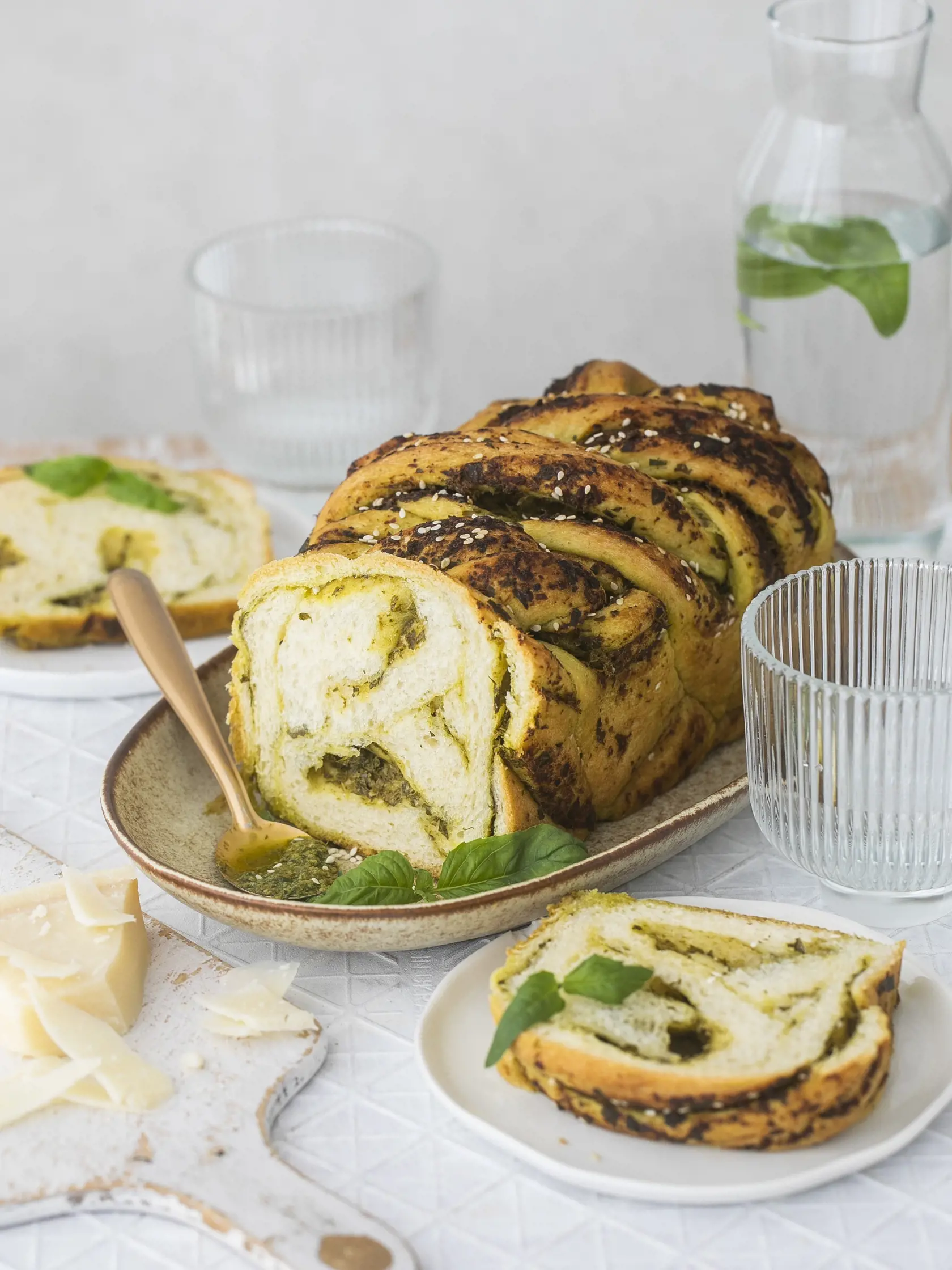 babka s bazalkovým pestom