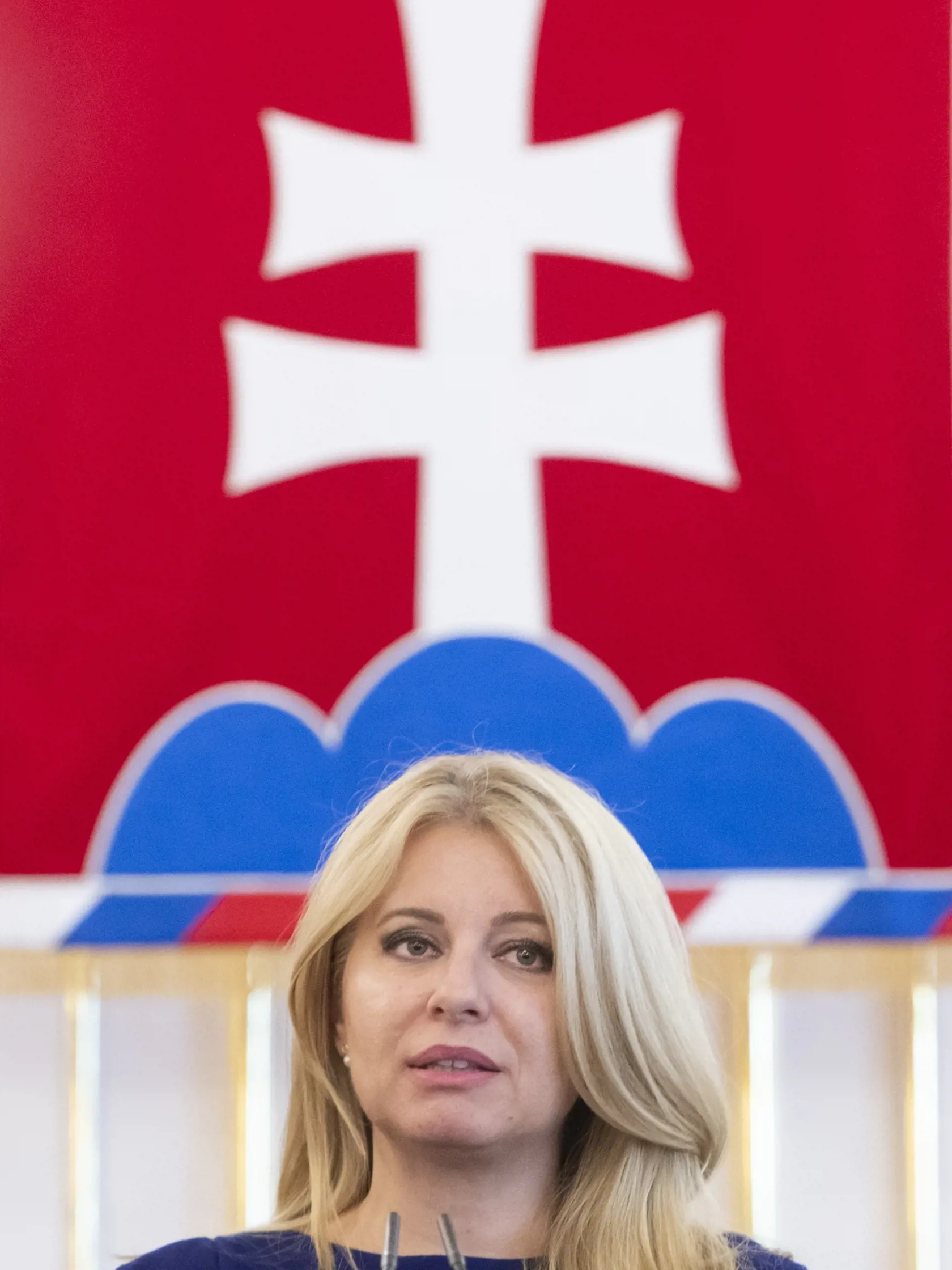 Na snímke prezidentka SR Zuzana Čaputová počas vyhlásenia k referendu o predčasných volieb v Bratislave v pondelok 12. septembra 2022. Prezidentka Zuzana Čaputová vypíše referendum týkajúce sa predčasných volieb minimálne s jednou otázkou. Či bude mať referendum dve otázky, bude závisieť od Ústavného súdu SR, na ktorý sa obráti.