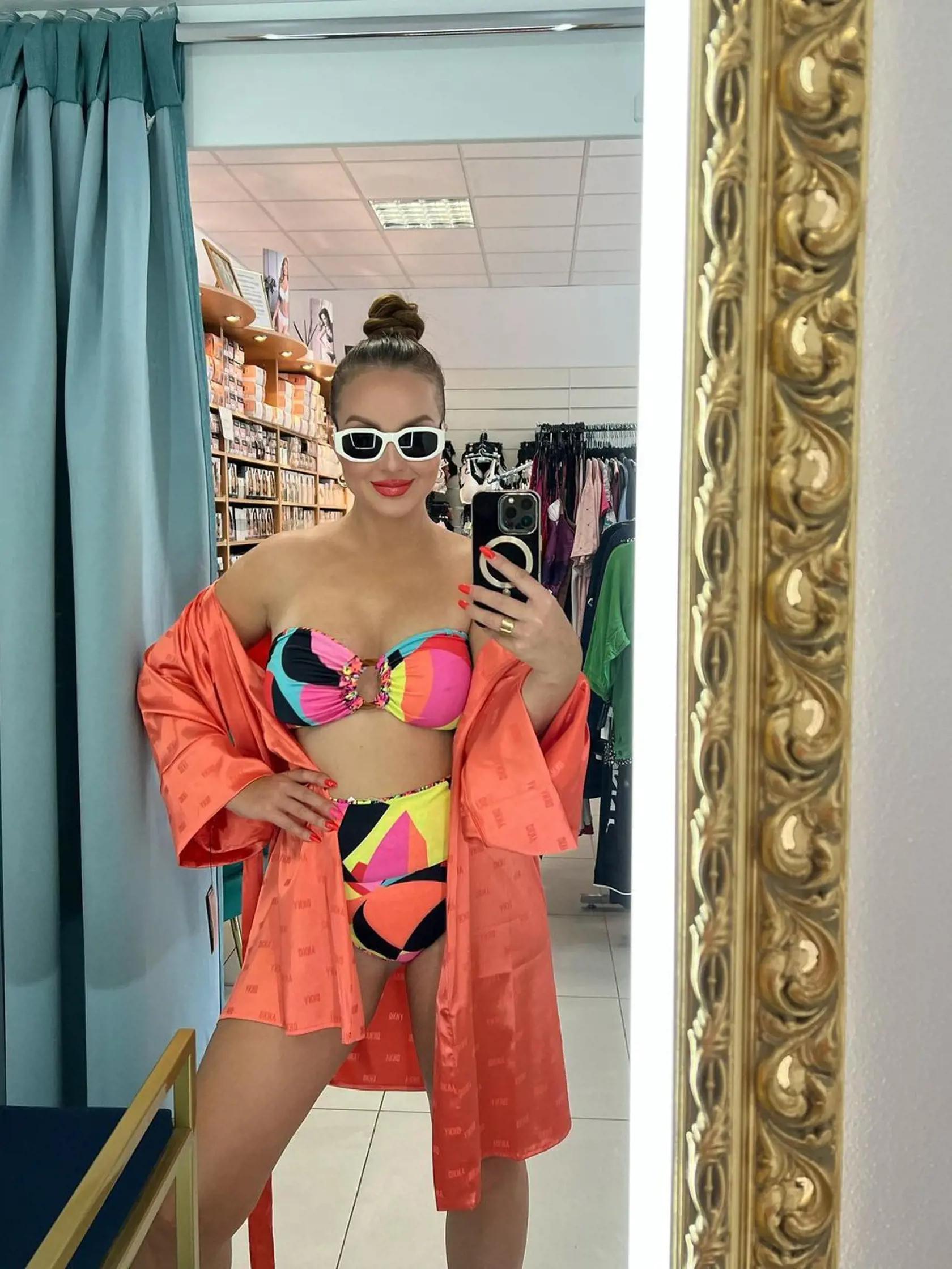 Veronika Nízlová ukázala nové plavky, pričom predviedla aj svoje krivky.
