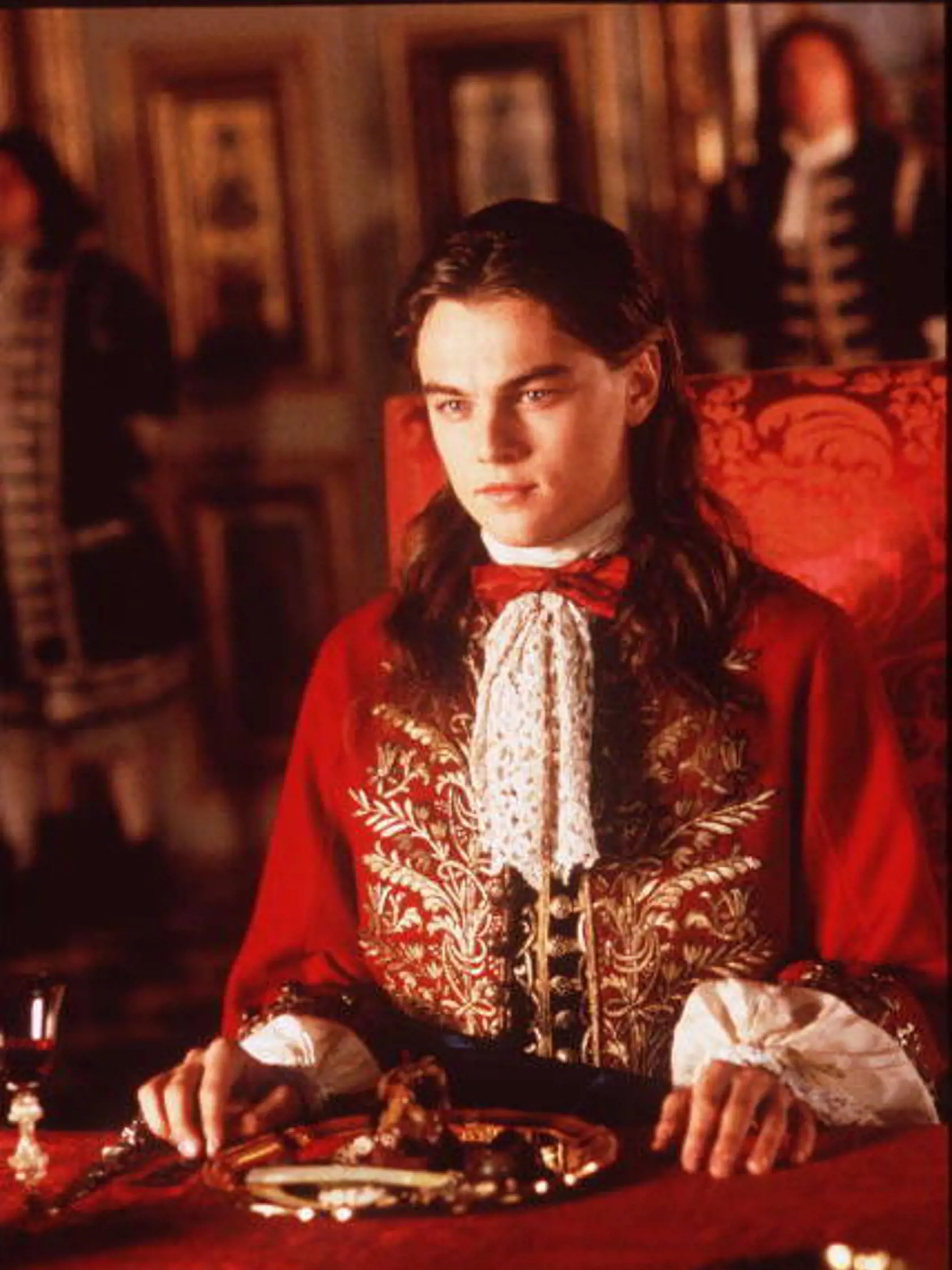 1998 Leonardo Dicaprio Stars In "The Man In The Iron Mask" (Photo By Getty Images)