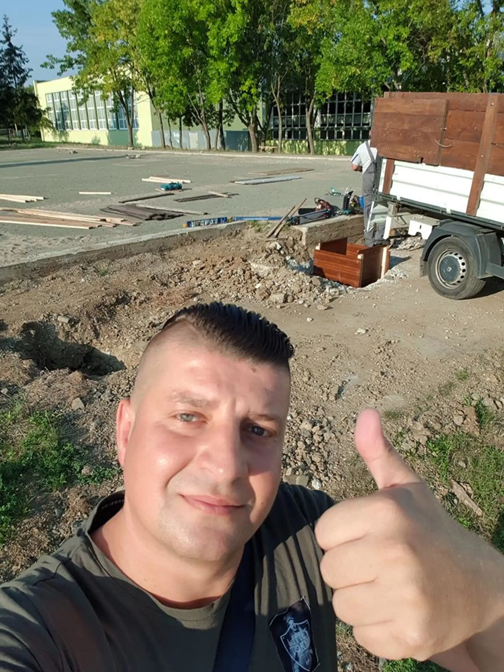 Rudolf Dupkala je obľúbeným prešovským poslancom, v komunikácii s voličmi na sociálnej sieti sa podpisuje heslom: Váš poslanec, sedem dní v týždni. No na jeho vyjadrenie si máme počkať do piatku. 