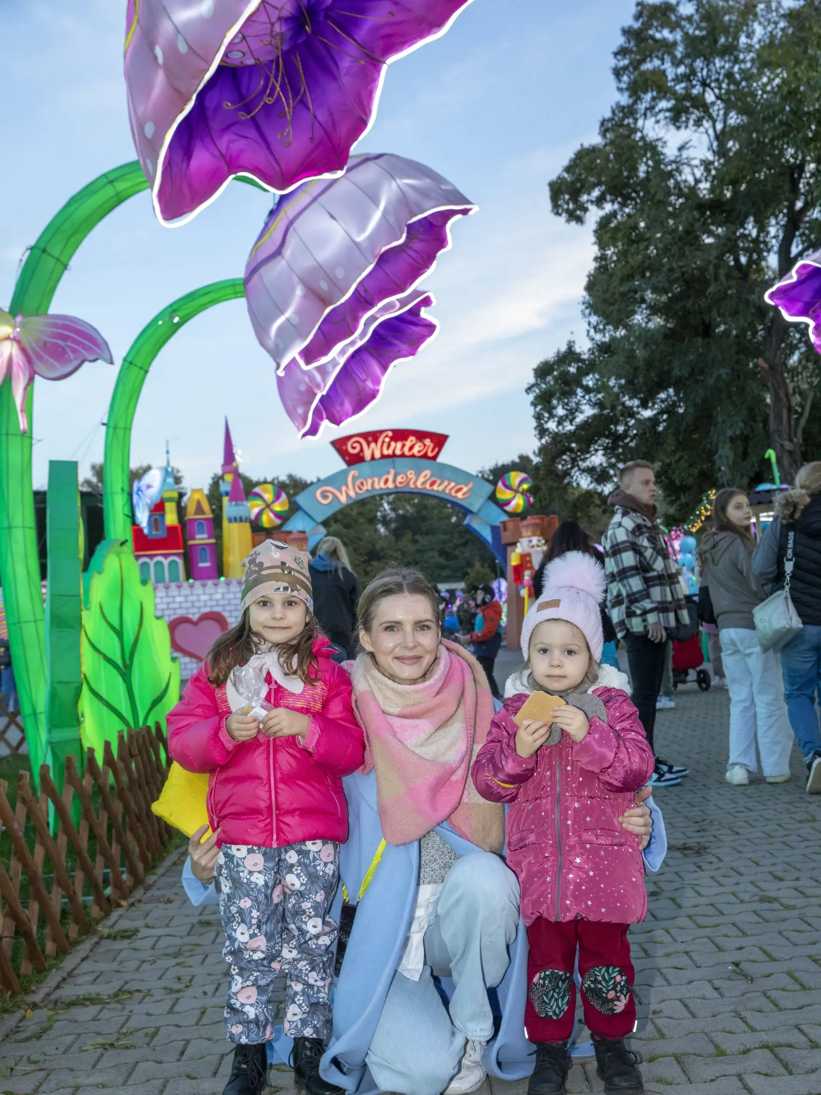  Na snímke je otvorenie najväčšieho svetelného a zábavného parku v Európe Winter Wonderland na dostihovom závodisku v Bratislave.