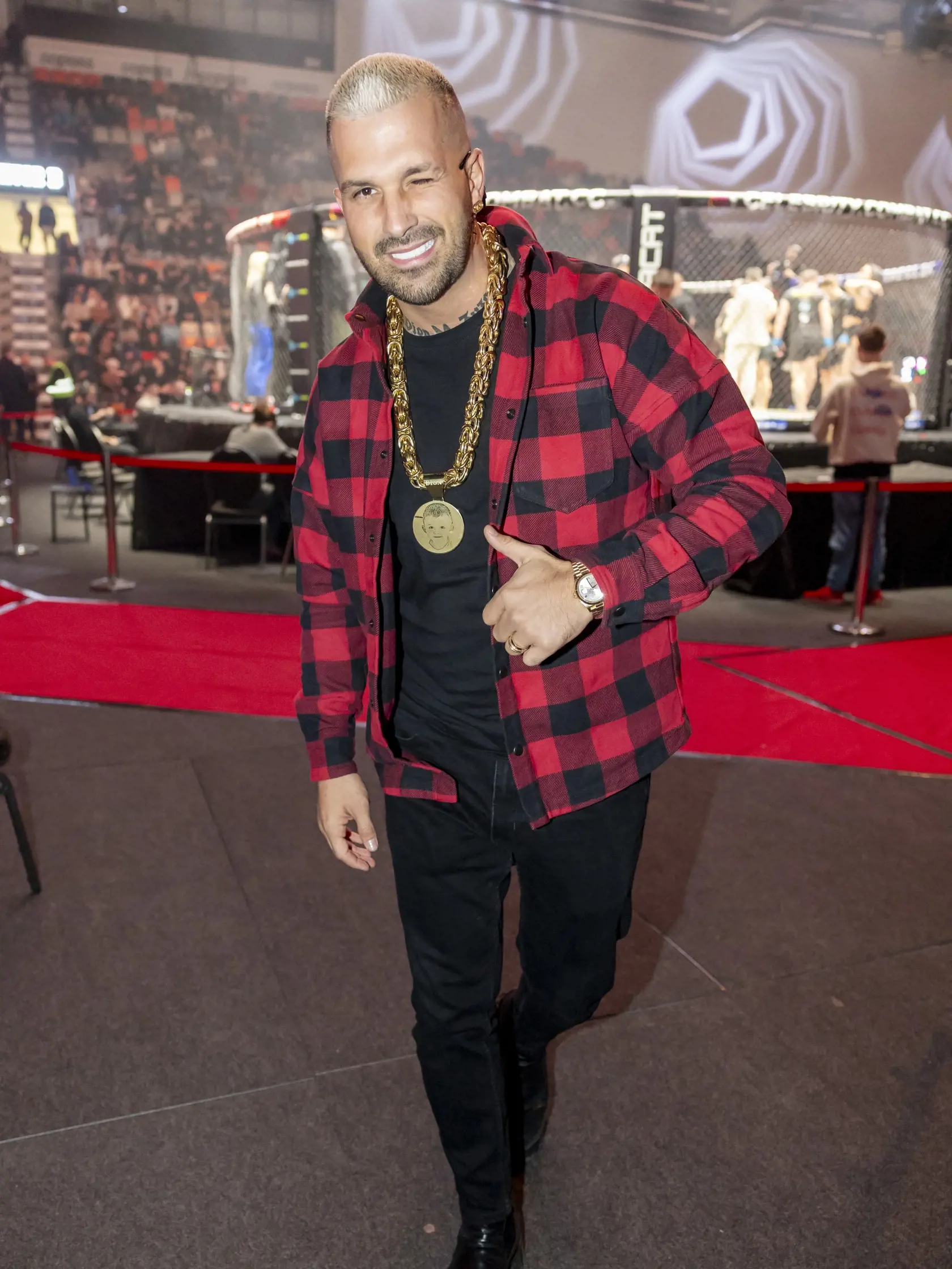 René Rendy prišiel bez svojej manželky Zuzany Plačkovej. Na Celebrity Combat dorazil ako hudobný hosť.