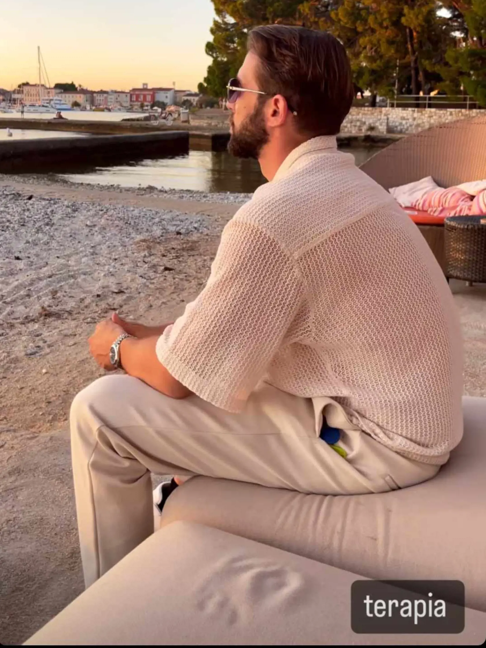 Tomáš zverejnil video s popisom „terapia“ Zdá sa, že splnil avizované a bolesť z rozchodu s Marcelou si odišiel liečiť mimo Slovenska.