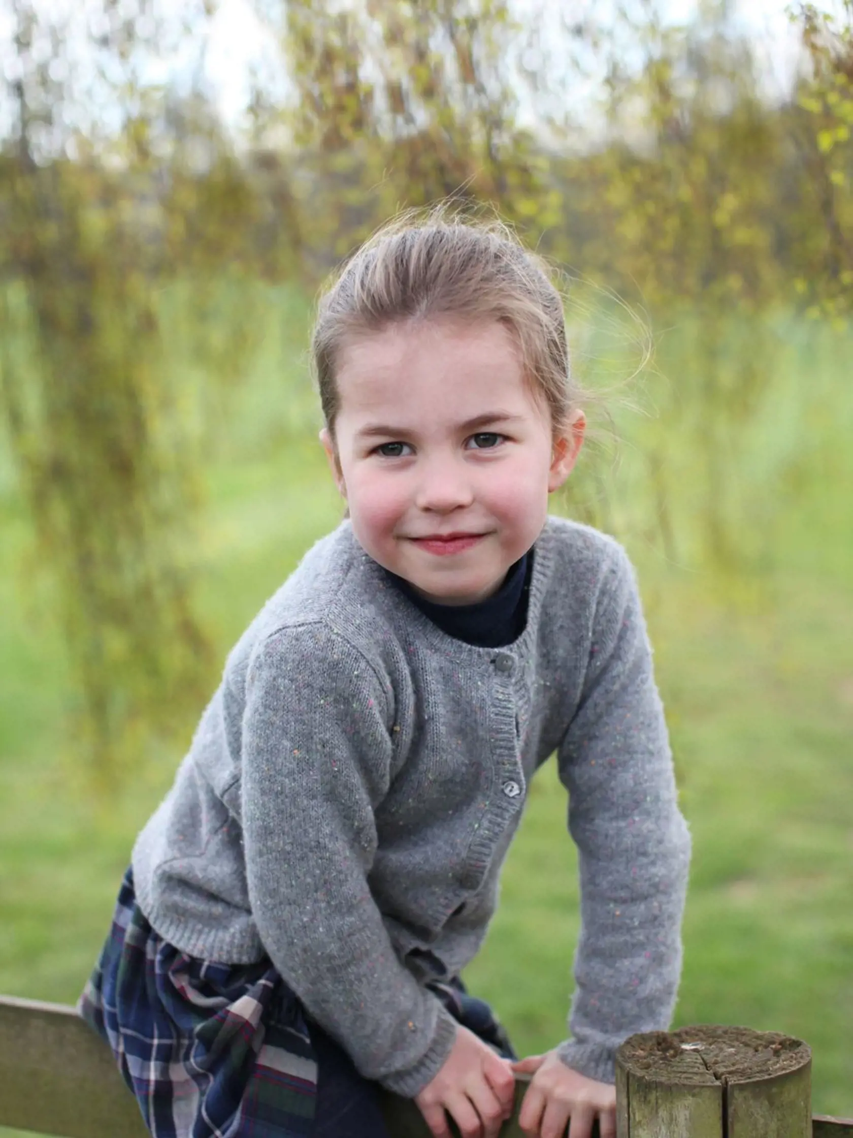 Narodeninové FOTO princeznej Charlotte pri príležitosti jej štvrtých narodenín.