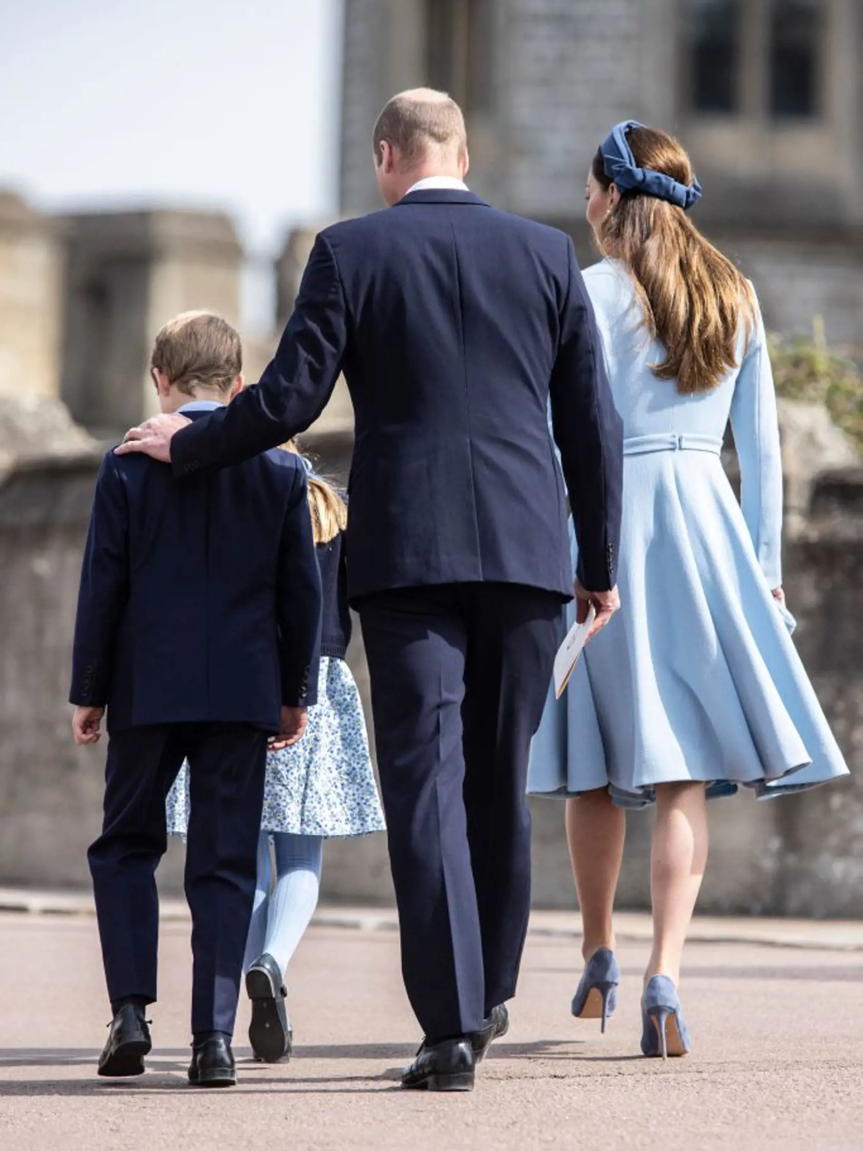 Vojvodkyňa Kate a princ William vzali svoje deti na bohoslužbu. Krásne sa zladili, pristalo im to spolu. Rodinka ako zo žurnálu!