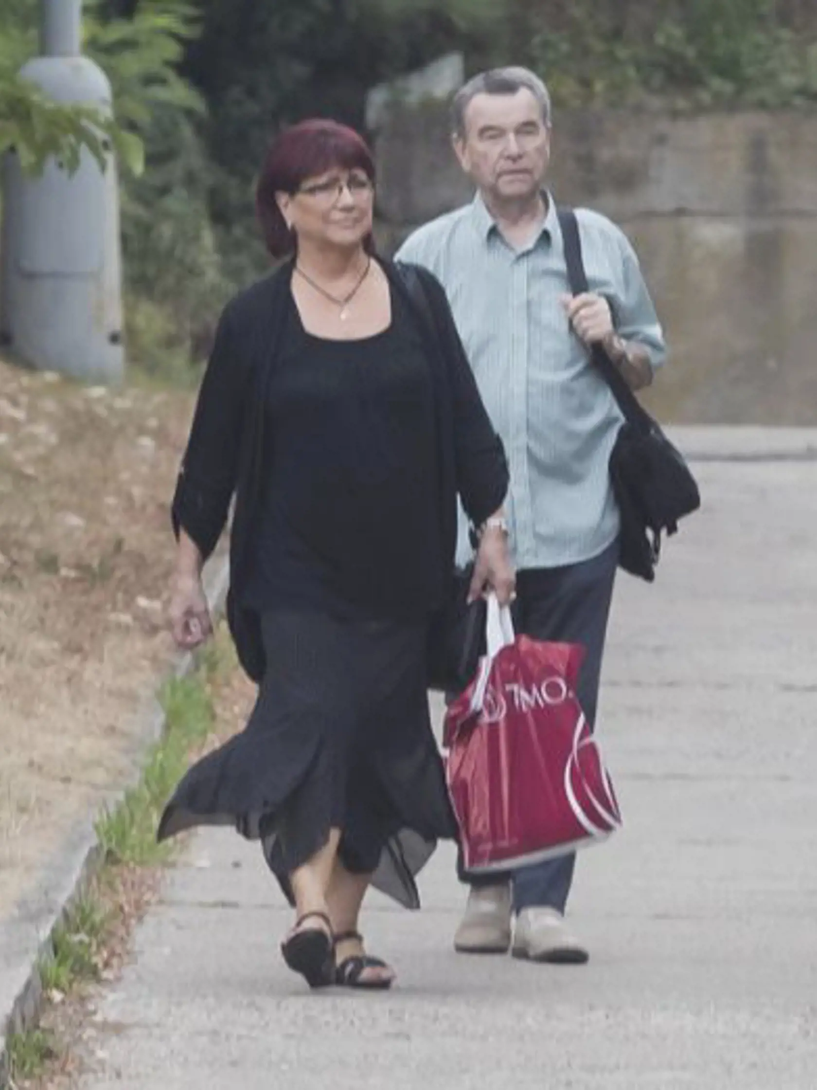 14. 45 h 10. 8. 2018 PRAHA MALEŠICE: Choroba zmenila Postráneckého na nepoznanie, napriek tomu chcel točiť. Na filmovanie ho však sprevádzala manželka Helena.
