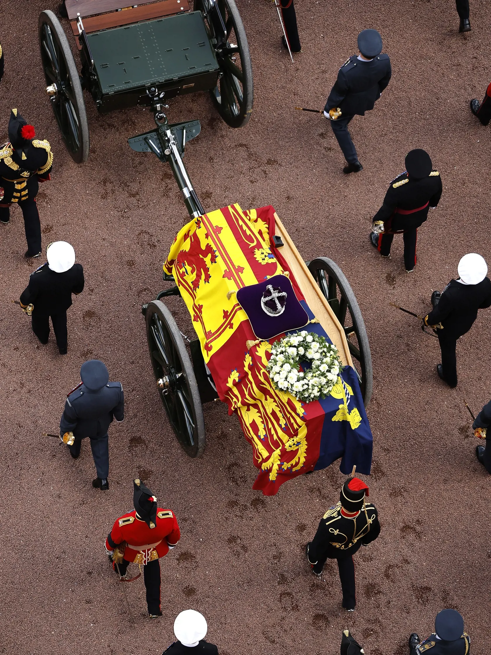 Kráľovná naposledy opustila Buckinghamský palác.