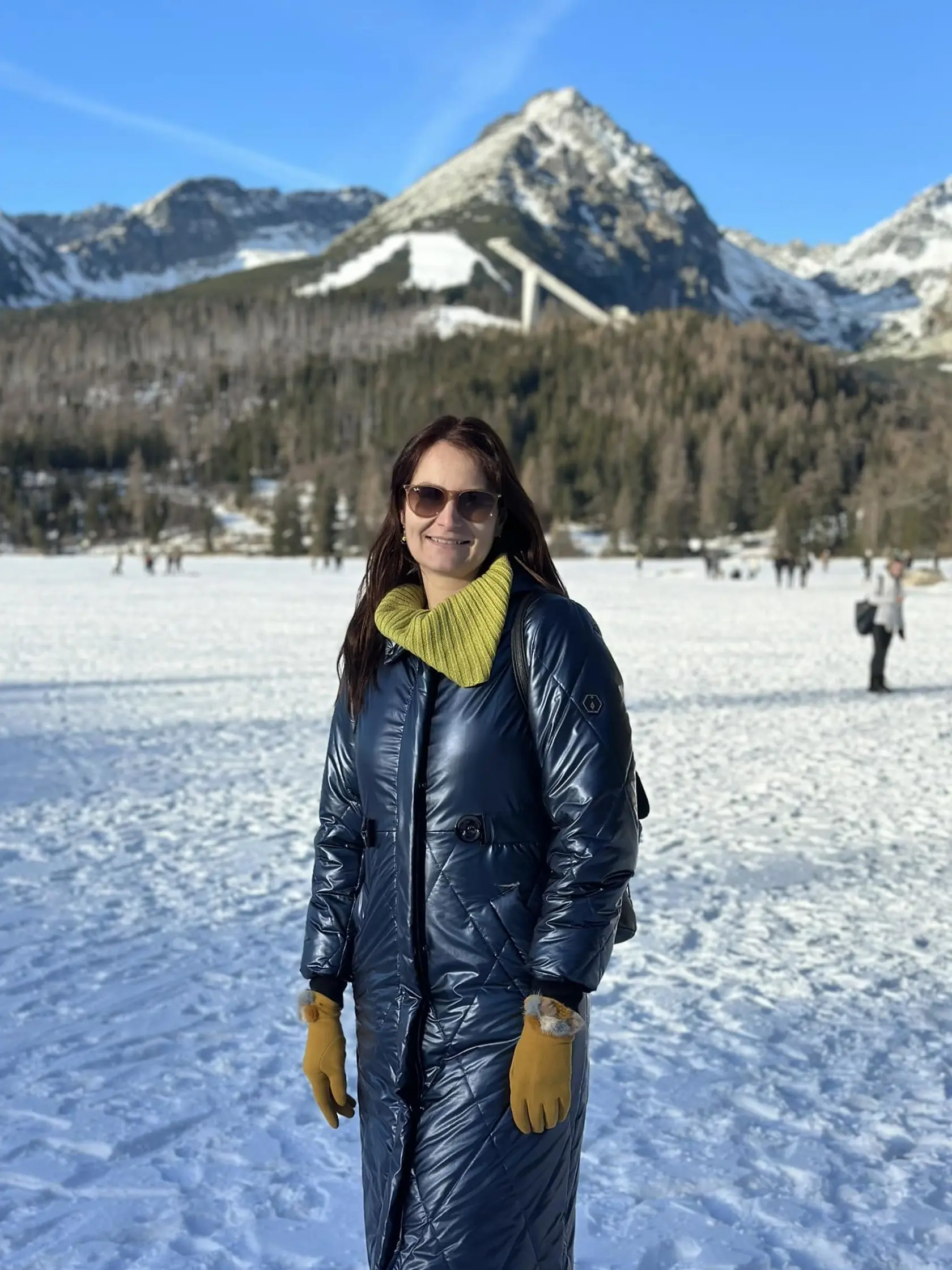 Martina Holečková na zamrznutom Štrbskom plese. 