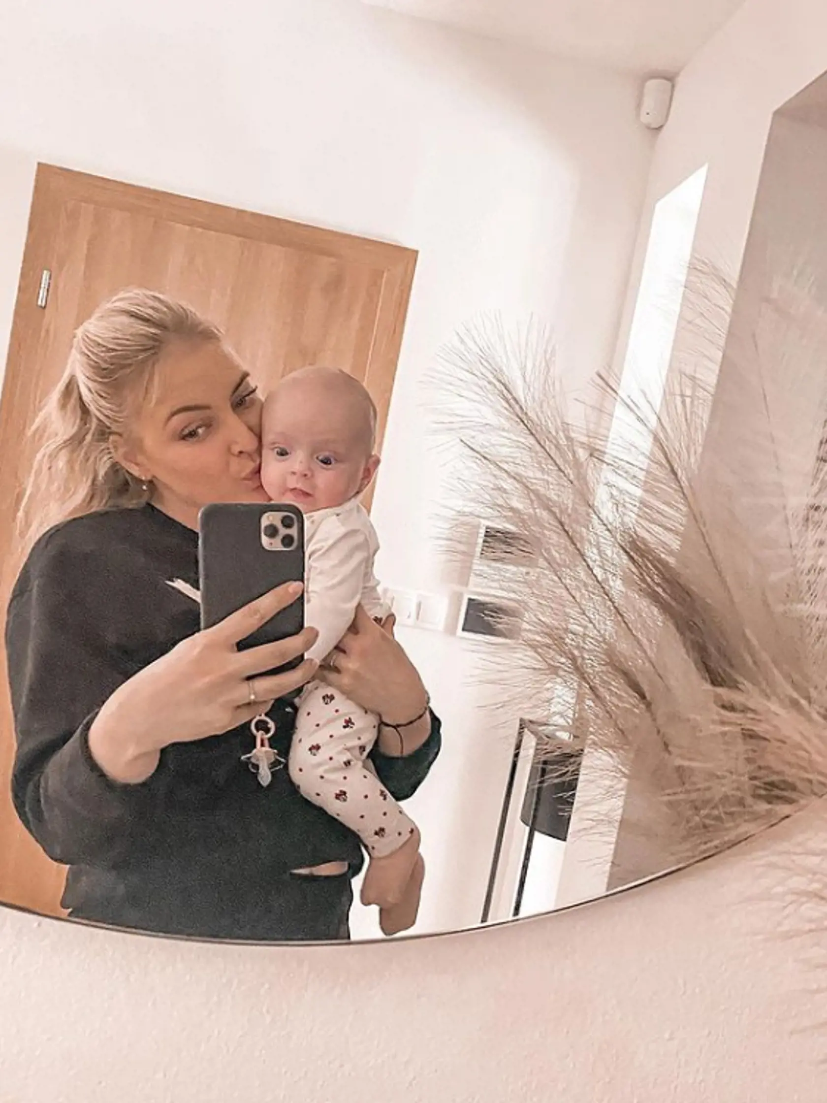 Markéta na novej selfie s dcérkou. Takto sa už jej roztomilá Amálka zmenila. Juj, ten jej výraz! Rastie z nej nádherná princezná.