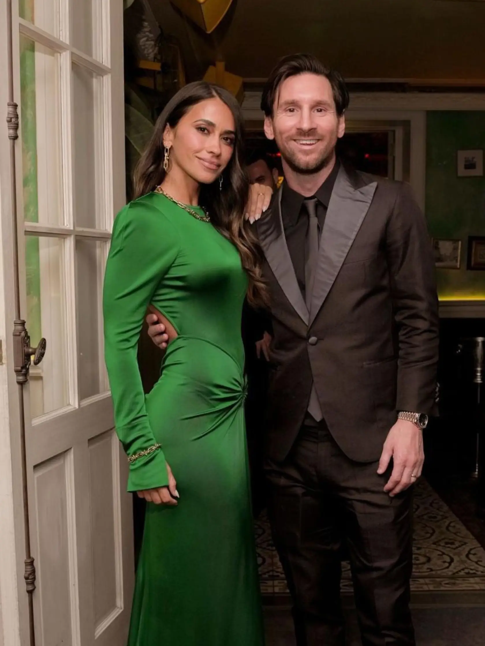 Prišla aj futbalová legenda, Argentínčan Lionel Messi. Na snímke s manželkou Antonellou Roccuzzo.