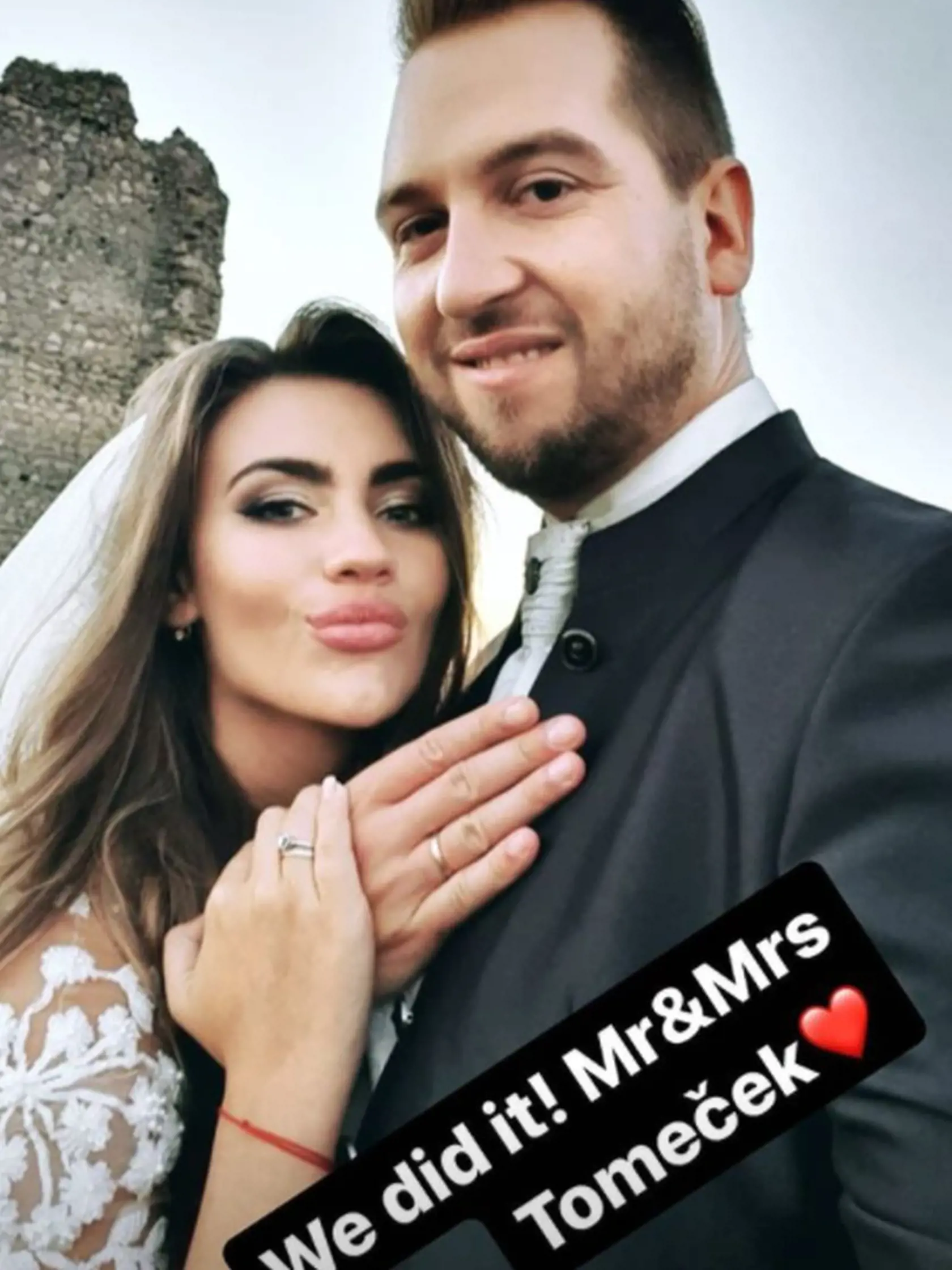 Samuel Tomeček s manželkou Sophie. Dvojica sa rozvádza.