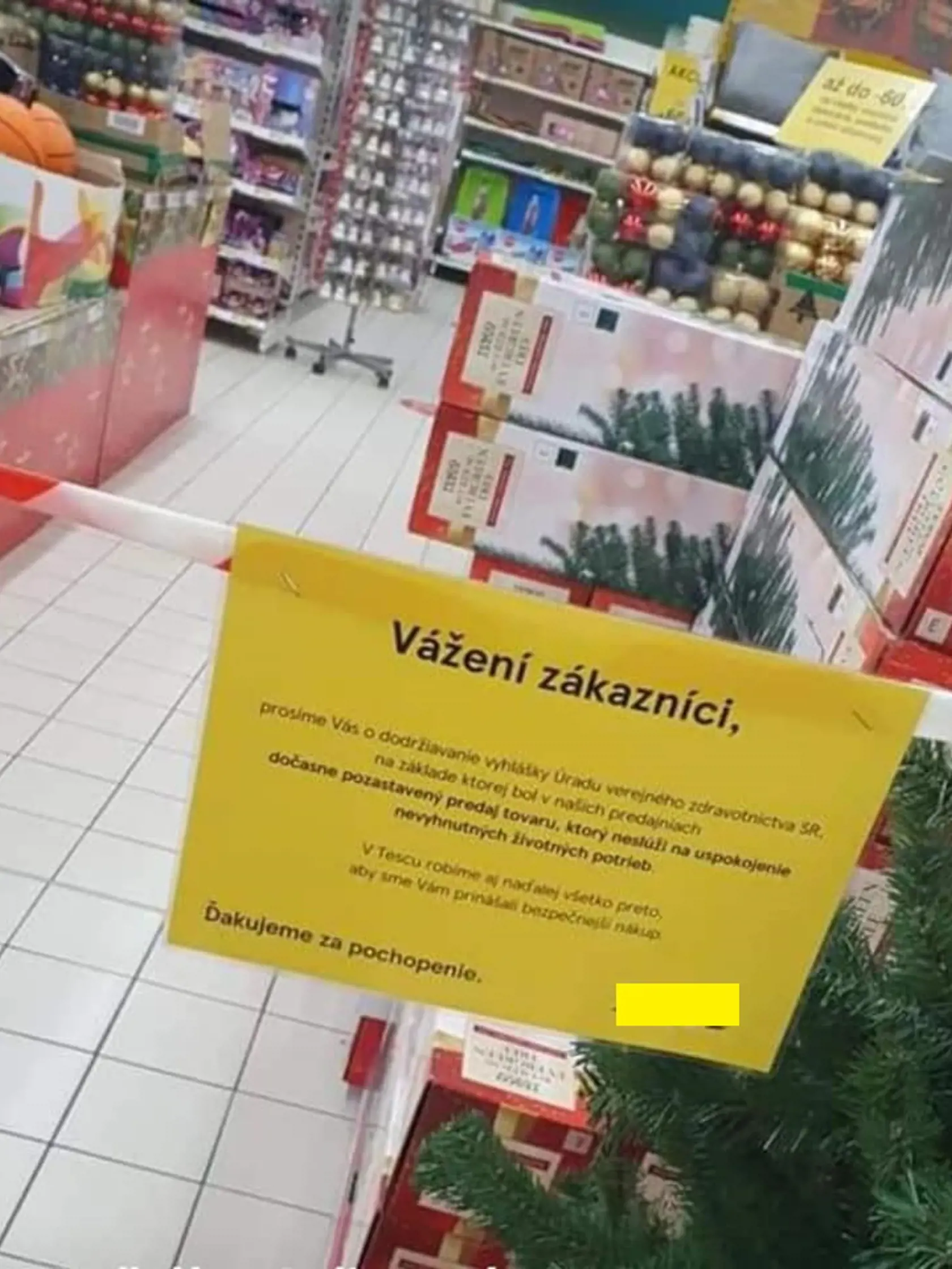 Takto to pred rokom vyzeralo v potravinových reťazcoch na Slovensku.