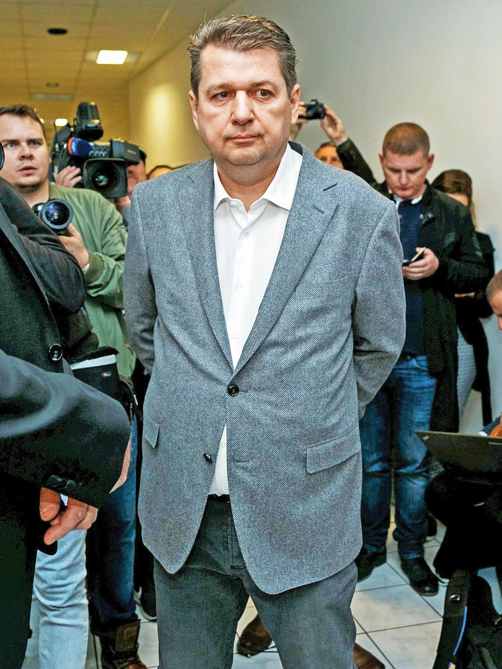 Bašternák s médiami nekomunikoval, celý čas bol ticho.