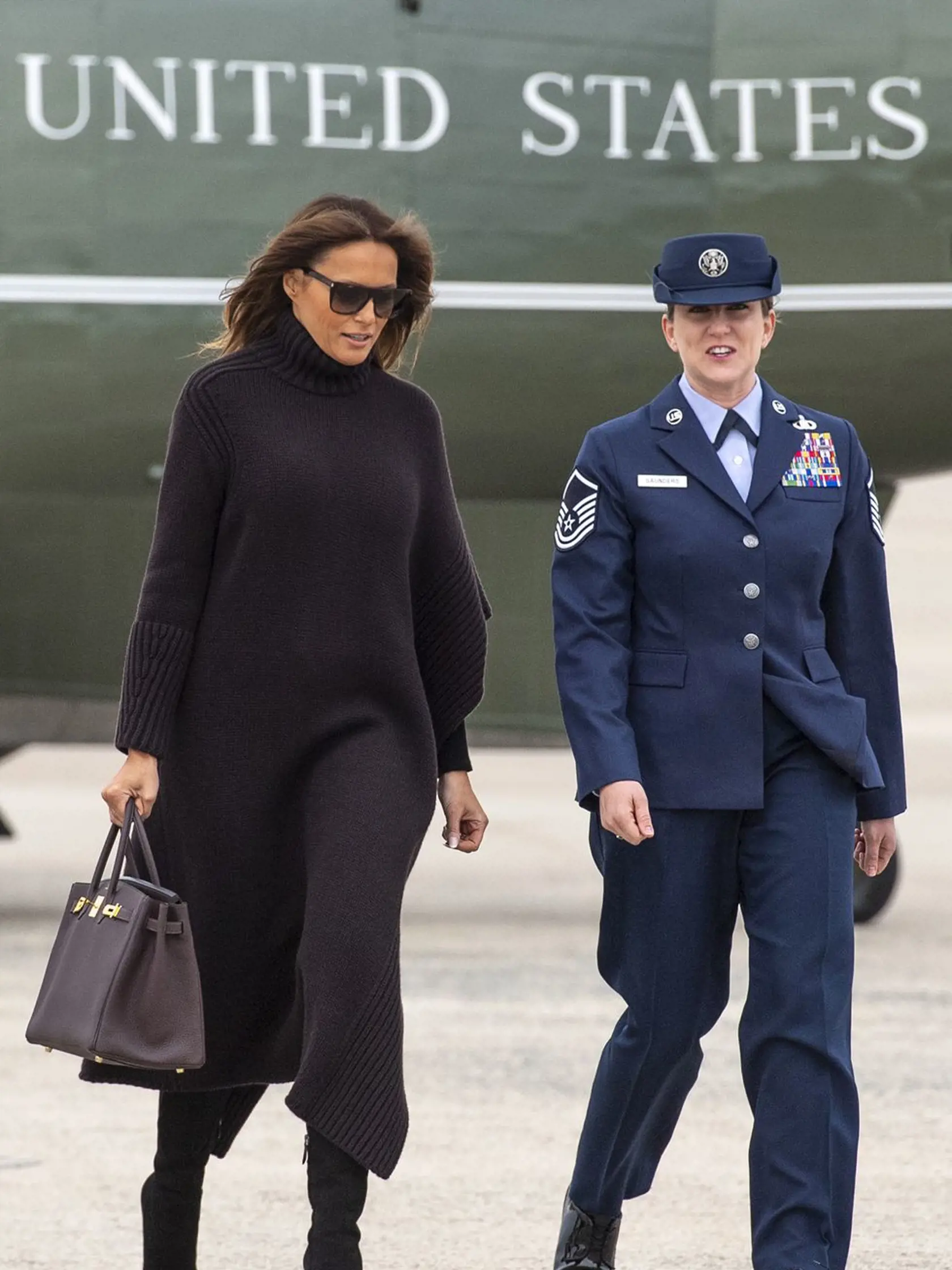 Melania Trump sa nebojí odvážnejších strihov v elegantnom prevedení.