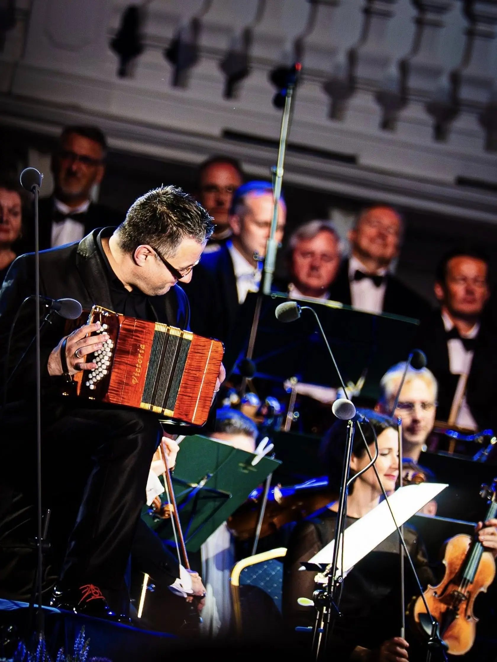 "Celý koncert mal aj benefičný rozmer  – z výťažku podporíme dve základné umelecké školy a občianske združenie," napísal prezident Peter Pellegrini na svojom facebookovom profile. 