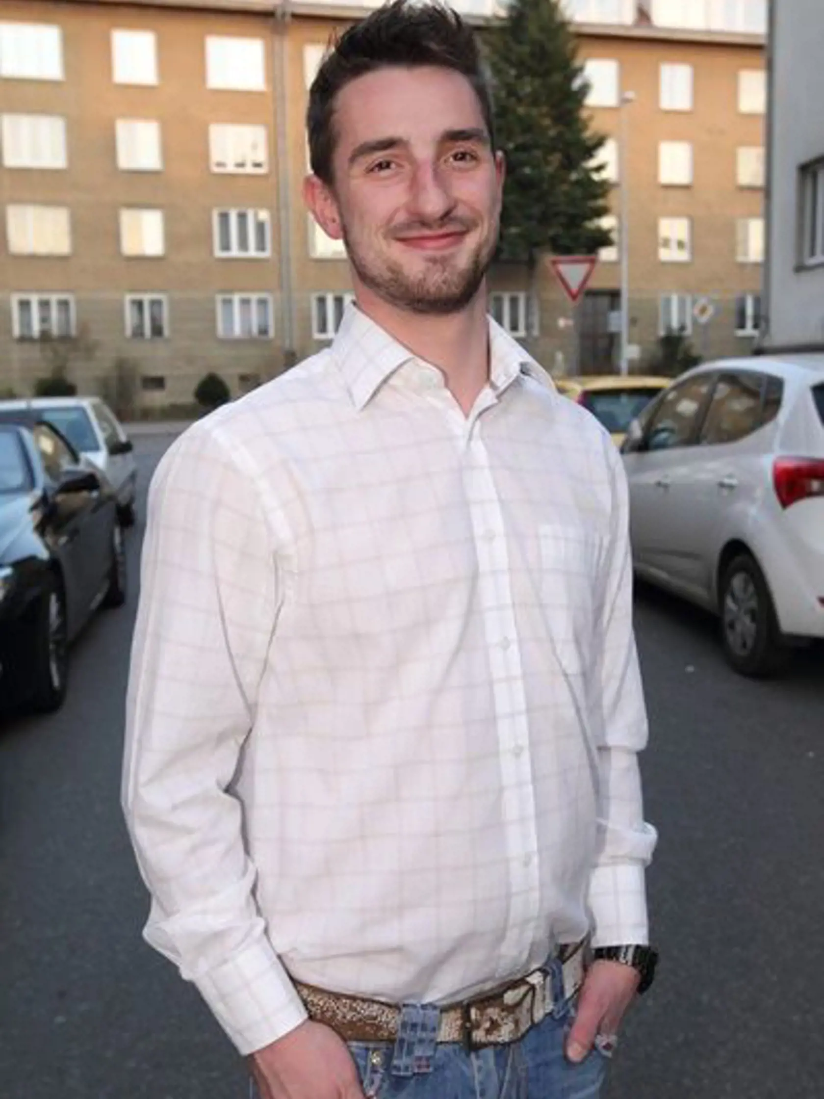 Syn Petra Sepéšiho Petr Belhocine prijal priezvisko po svojom otčimovi.
